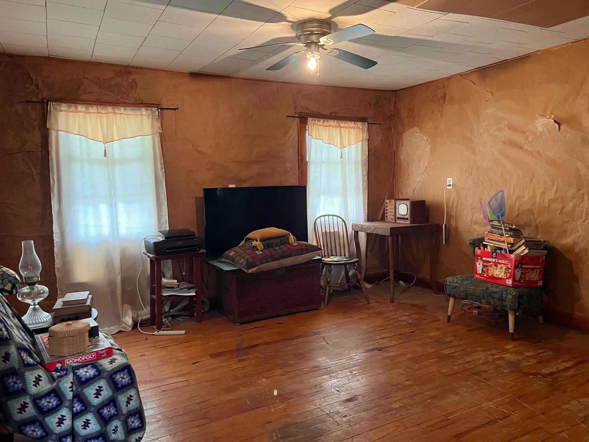 Single Family Residence For Sale in Comanche County , 101 E Commerce Street, Gustine, Texas 76455, 3 Bedrooms, 2 Bathrooms, Garage spaces, 980 Sqft, built in 1920, Price $72,900, mls#21253404, Real Estate Agent in Gustine, Homes For Sale in Comanche county, Homes For Sale in Gustine, Realtor in Gustine Texas, Real Estate Brokerage Independent Realty Texas, Luminita Cordes Realtor