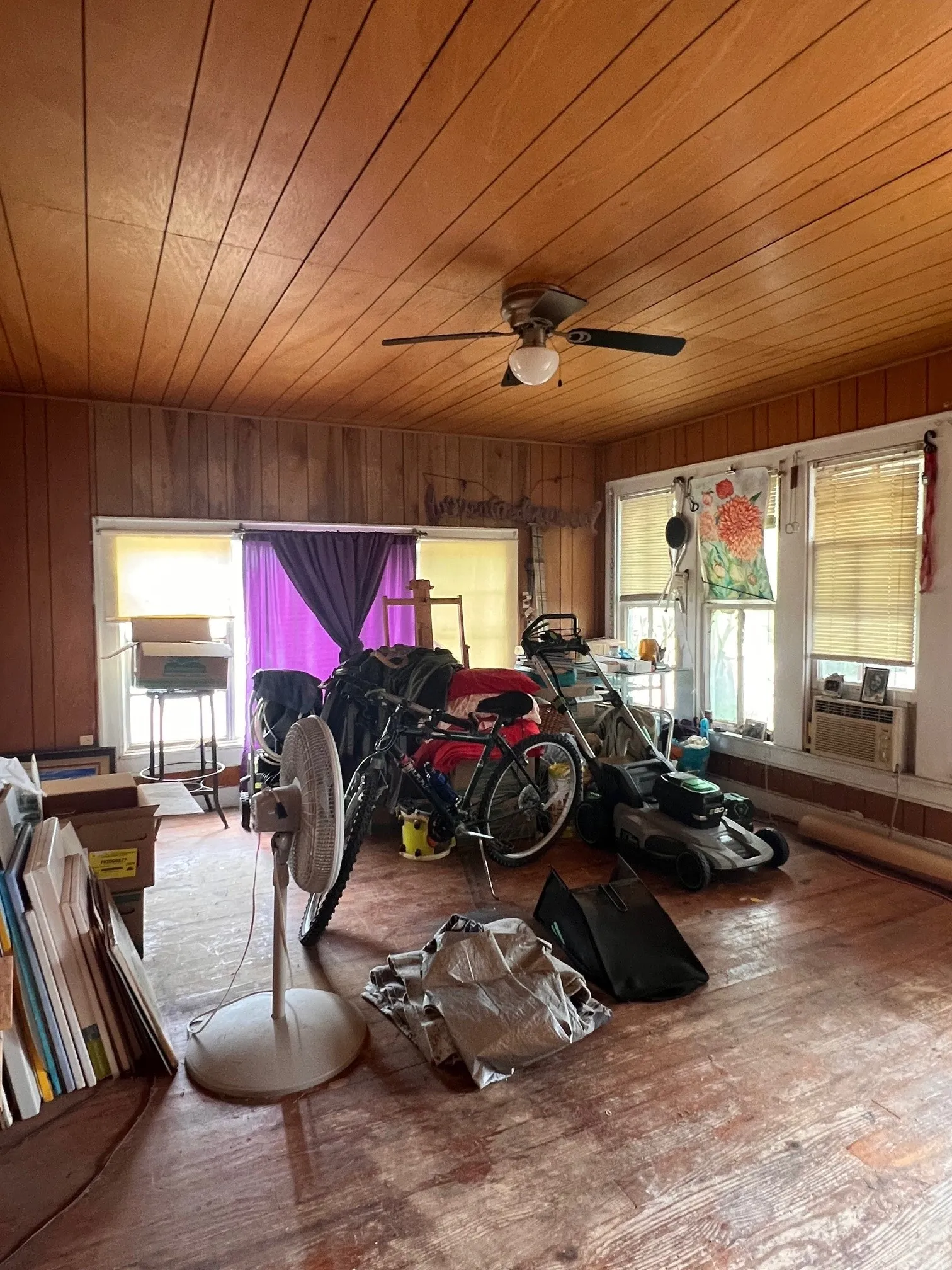 Single Family Residence For Sale in Comanche County , 101 E Commerce Street, Gustine, Texas 76455, 3 Bedrooms, 2 Bathrooms, Garage spaces, 980 Sqft, built in 1920, Price $72,900, mls#21253404, Real Estate Agent in Gustine, Homes For Sale in Comanche county, Homes For Sale in Gustine, Realtor in Gustine Texas, Real Estate Brokerage Independent Realty Texas, Luminita Cordes Realtor