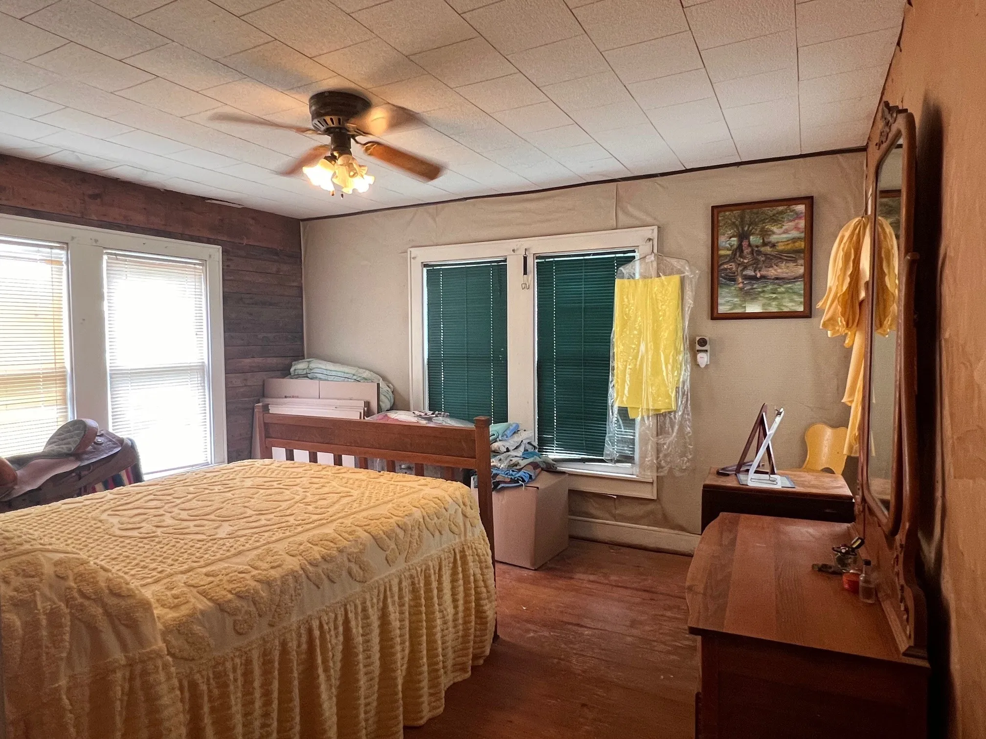 Single Family Residence For Sale in Comanche County , 101 E Commerce Street, Gustine, Texas 76455, 3 Bedrooms, 2 Bathrooms, Garage spaces, 980 Sqft, built in 1920, Price $72,900, mls#21253404, Real Estate Agent in Gustine, Homes For Sale in Comanche county, Homes For Sale in Gustine, Realtor in Gustine Texas, Real Estate Brokerage Independent Realty Texas, Luminita Cordes Realtor