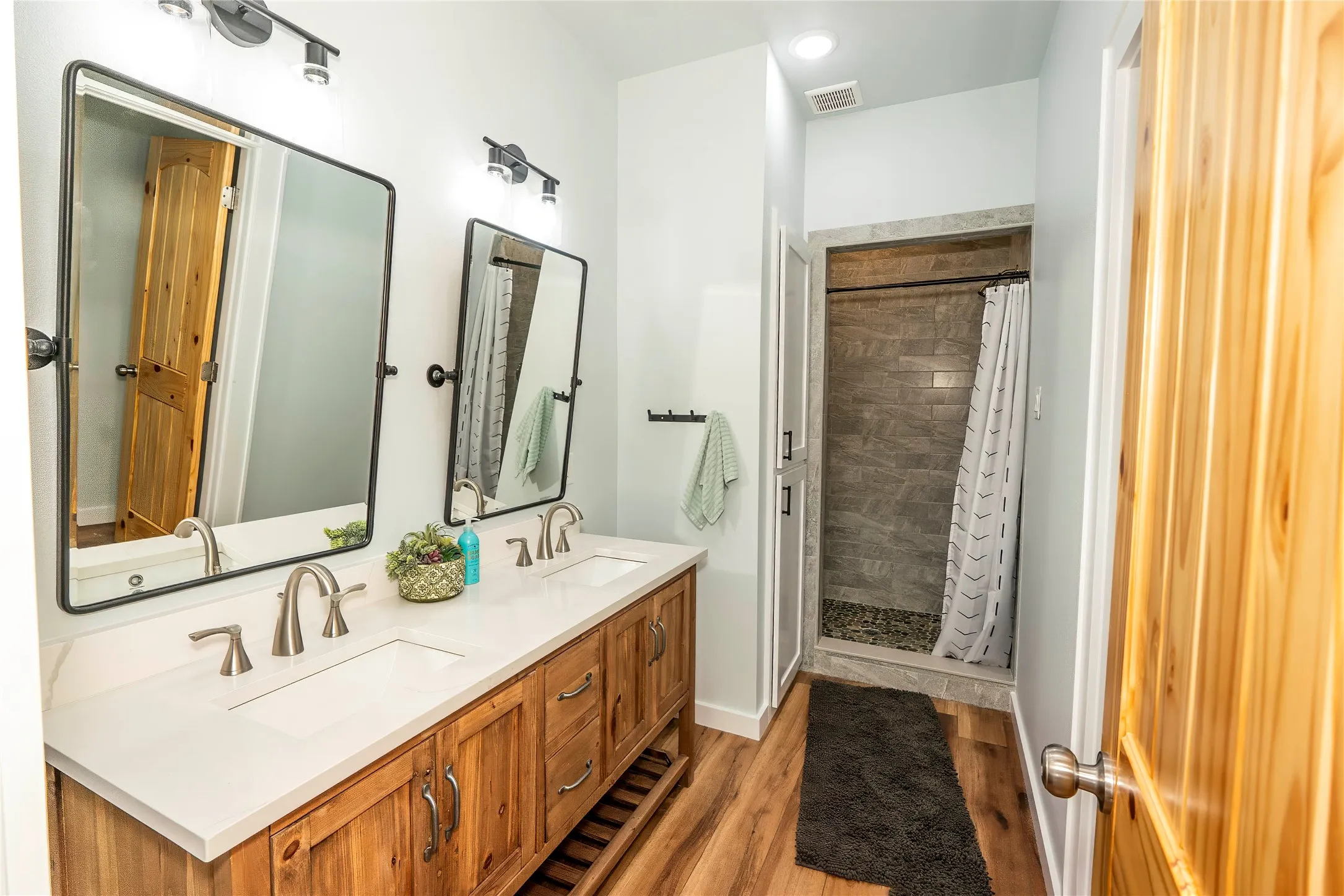 Single Family Residence For Sale in Montague County , 1529 Casino Road, Nocona, Texas 76255, 3 Bedrooms, 2 Bathrooms, Garage spaces, 2,006 Sqft, built in 2022, Price $749,000, mls#21264942, Real Estate Agent in Nocona, Homes For Sale in Montague county, Homes For Sale in Nocona, Realtor in Nocona Texas, Real Estate Brokerage Independent Realty Texas, Luminita Cordes Realtor