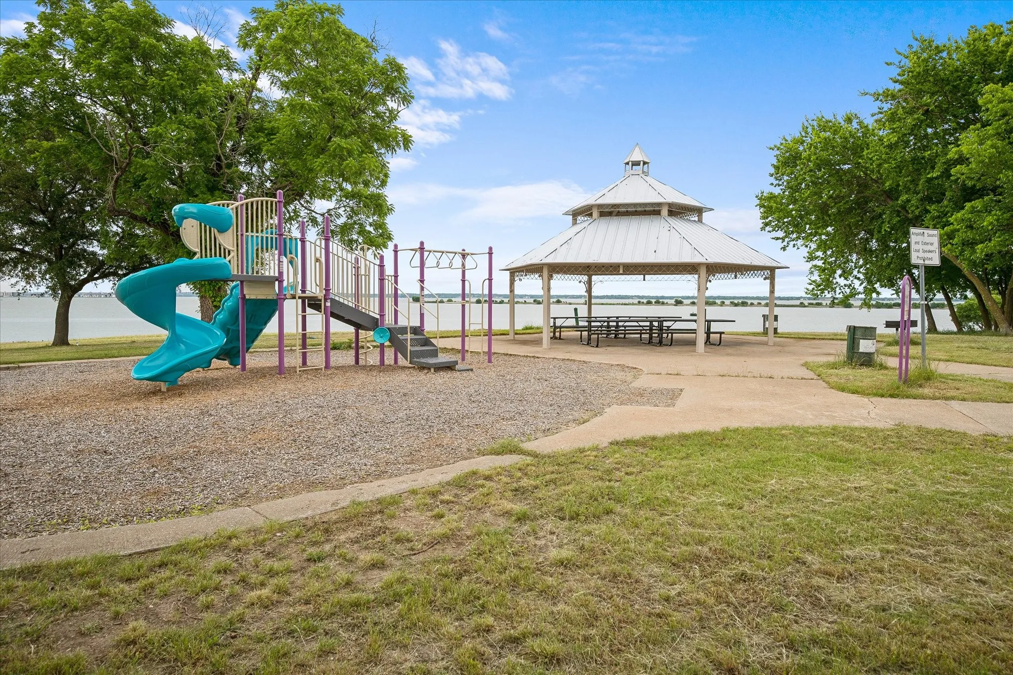 Single Family Residence For Sale in Dallas County , 113 Camelia Street, Garland, Texas 75043, 4 Bedroom, 3 Bathroom, 2 Garage spaces, 2,989 Sqft, built in 2021, mls#21264906, Real Estate Agent in Garland, Homes For Sale in Dallas county, Homes For Sale in Garland, Realtor in Garland Texas, Real Estate Brokerage Independent Realty Texas, Luminita Cordes Realtor