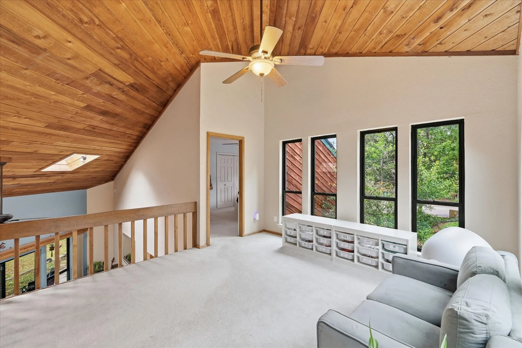 Single Family Residence For Sale in Denton County , 122 Brookdale Drive, Highland Village, Texas 75077, 4 Bedroom, 4 Bathroom, 2 Garage spaces, 2,874 Sqft, built in 1979, mls#21260663, Real Estate Agent in Highland Village, Homes For Sale in Denton county, Homes For Sale in Highland Village, Realtor in Highland Village Texas, Real Estate Brokerage Independent Realty Texas, Luminita Cordes Realtor