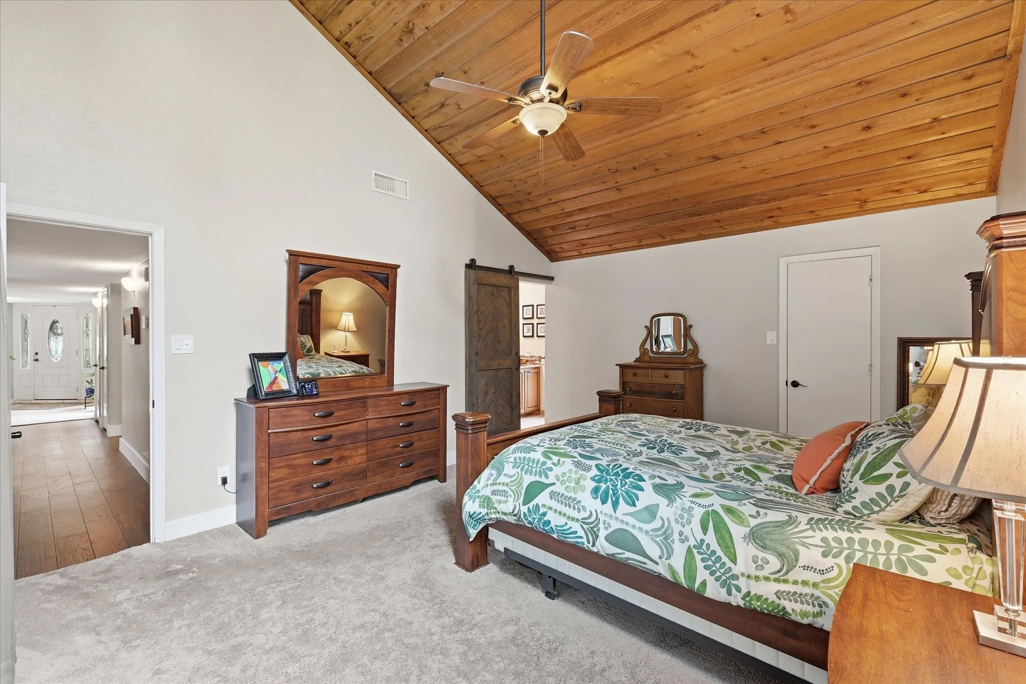 Single Family Residence For Sale in Denton County , 122 Brookdale Drive, Highland Village, Texas 75077, 4 Bedroom, 4 Bathroom, 2 Garage spaces, 2,874 Sqft, built in 1979, mls#21260663, Real Estate Agent in Highland Village, Homes For Sale in Denton county, Homes For Sale in Highland Village, Realtor in Highland Village Texas, Real Estate Brokerage Independent Realty Texas, Luminita Cordes Realtor