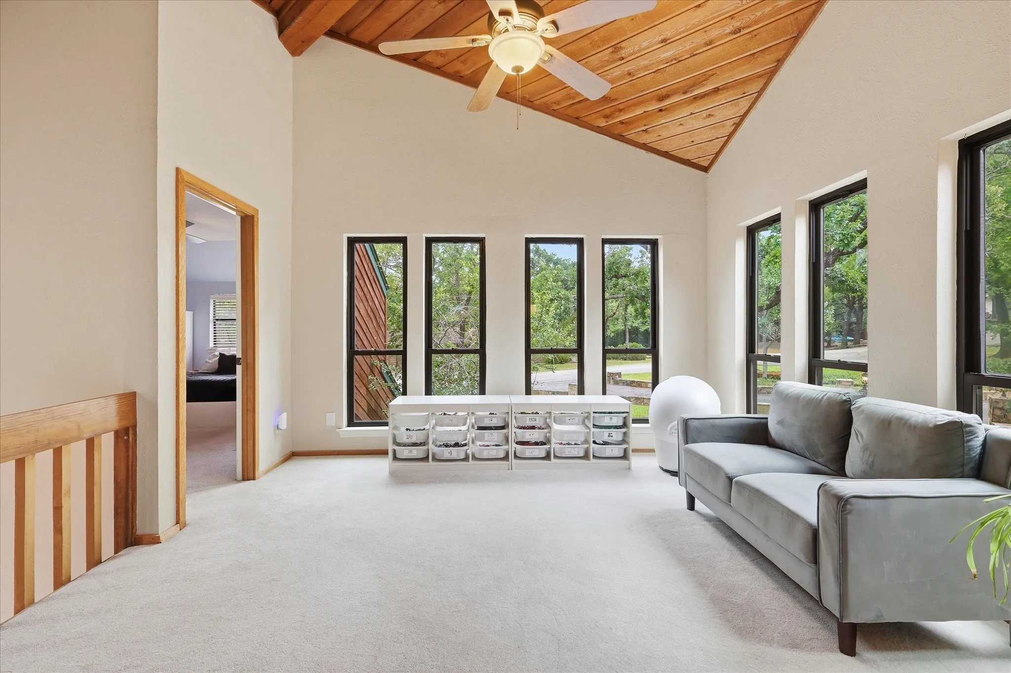 Single Family Residence For Sale in Denton County , 122 Brookdale Drive, Highland Village, Texas 75077, 4 Bedroom, 4 Bathroom, 2 Garage spaces, 2,874 Sqft, built in 1979, mls#21260663, Real Estate Agent in Highland Village, Homes For Sale in Denton county, Homes For Sale in Highland Village, Realtor in Highland Village Texas, Real Estate Brokerage Independent Realty Texas, Luminita Cordes Realtor