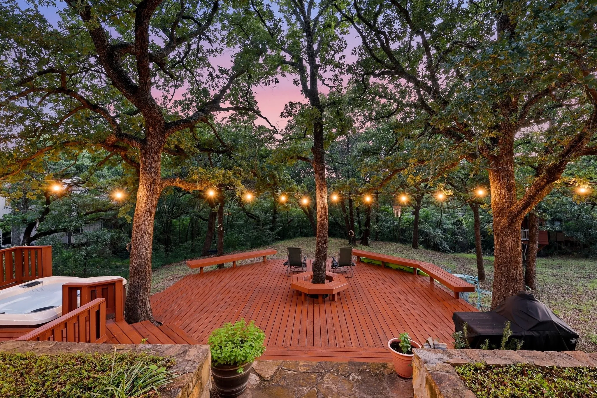 Single Family Residence For Sale in Denton County , 122 Brookdale Drive, Highland Village, Texas 75077, 4 Bedroom, 4 Bathroom, 2 Garage spaces, 2,874 Sqft, built in 1979, mls#21260663, Real Estate Agent in Highland Village, Homes For Sale in Denton county, Homes For Sale in Highland Village, Realtor in Highland Village Texas, Real Estate Brokerage Independent Realty Texas, Luminita Cordes Realtor
