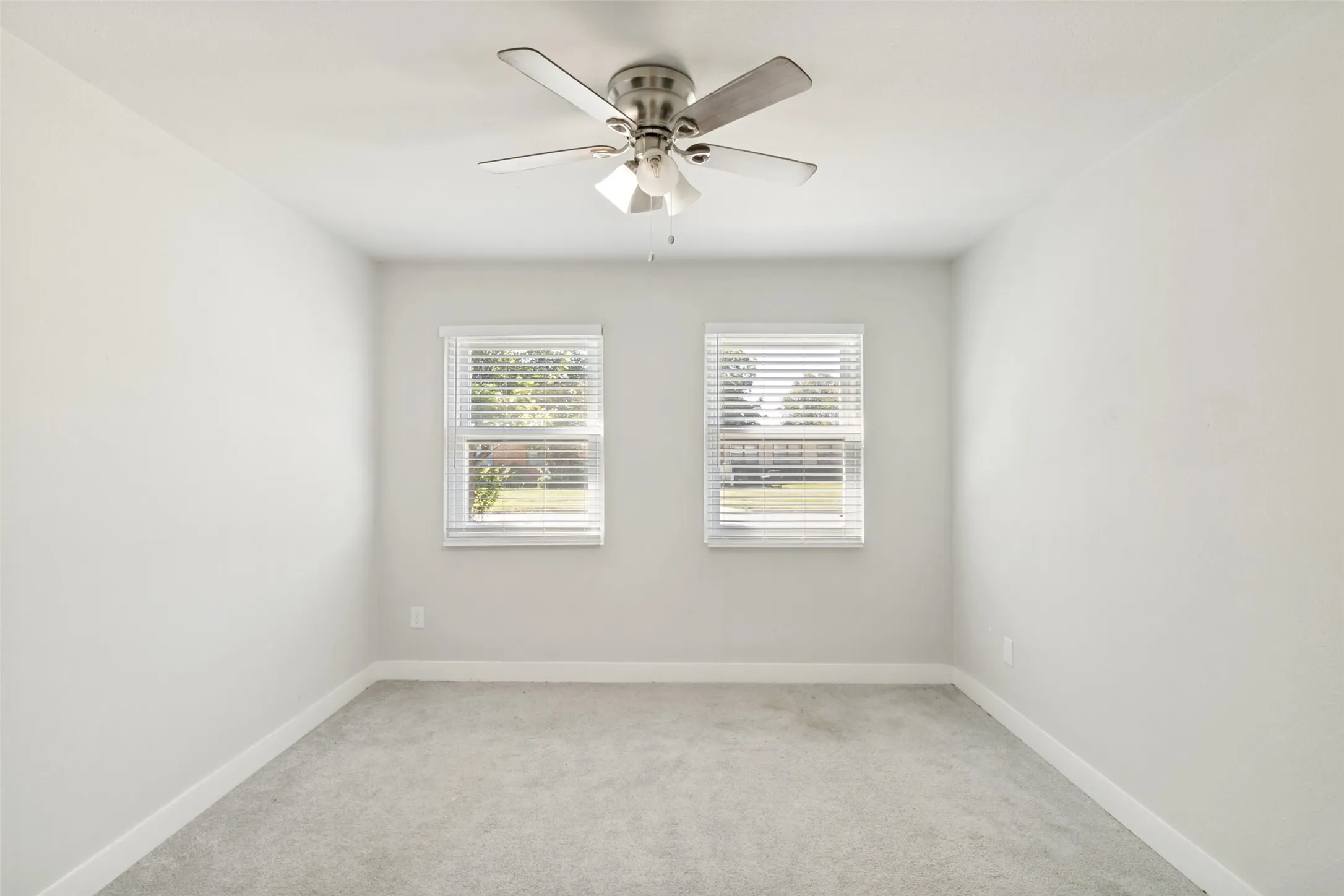 Single Family Residence For Sale in Dallas County , 10932 Dunaway Drive, Dallas, Texas 75228, 4 Bedroom, 2 Bathroom, Garage spaces, 1,495 Sqft, built in 1955, mls#21264994, Real Estate Agent in Dallas, Homes For Sale in Dallas county, Homes For Sale in Dallas, Realtor in Dallas Texas, Real Estate Brokerage Independent Realty Texas, Luminita Cordes Realtor