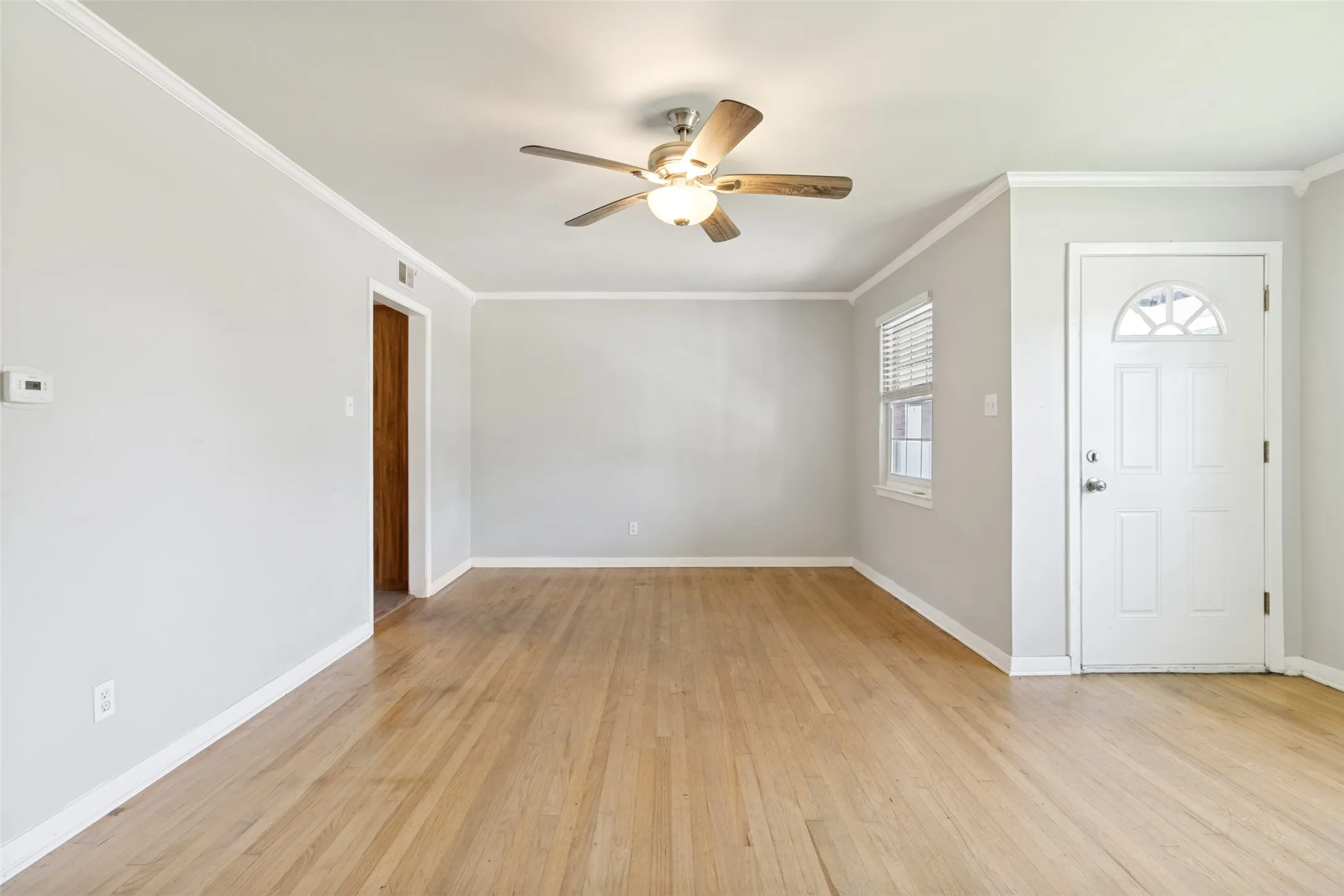 Single Family Residence For Sale in Dallas County , 10932 Dunaway Drive, Dallas, Texas 75228, 4 Bedroom, 2 Bathroom, Garage spaces, 1,495 Sqft, built in 1955, mls#21264994, Real Estate Agent in Dallas, Homes For Sale in Dallas county, Homes For Sale in Dallas, Realtor in Dallas Texas, Real Estate Brokerage Independent Realty Texas, Luminita Cordes Realtor