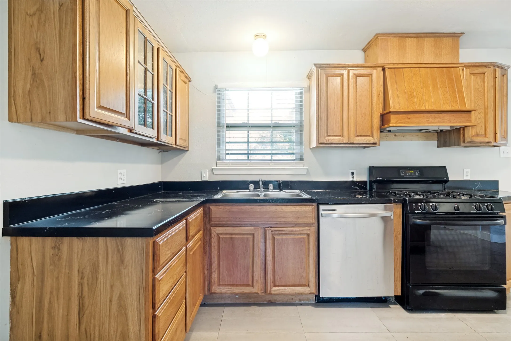 Single Family Residence For Sale in Dallas County , 10932 Dunaway Drive, Dallas, Texas 75228, 4 Bedroom, 2 Bathroom, Garage spaces, 1,495 Sqft, built in 1955, mls#21264994, Real Estate Agent in Dallas, Homes For Sale in Dallas county, Homes For Sale in Dallas, Realtor in Dallas Texas, Real Estate Brokerage Independent Realty Texas, Luminita Cordes Realtor