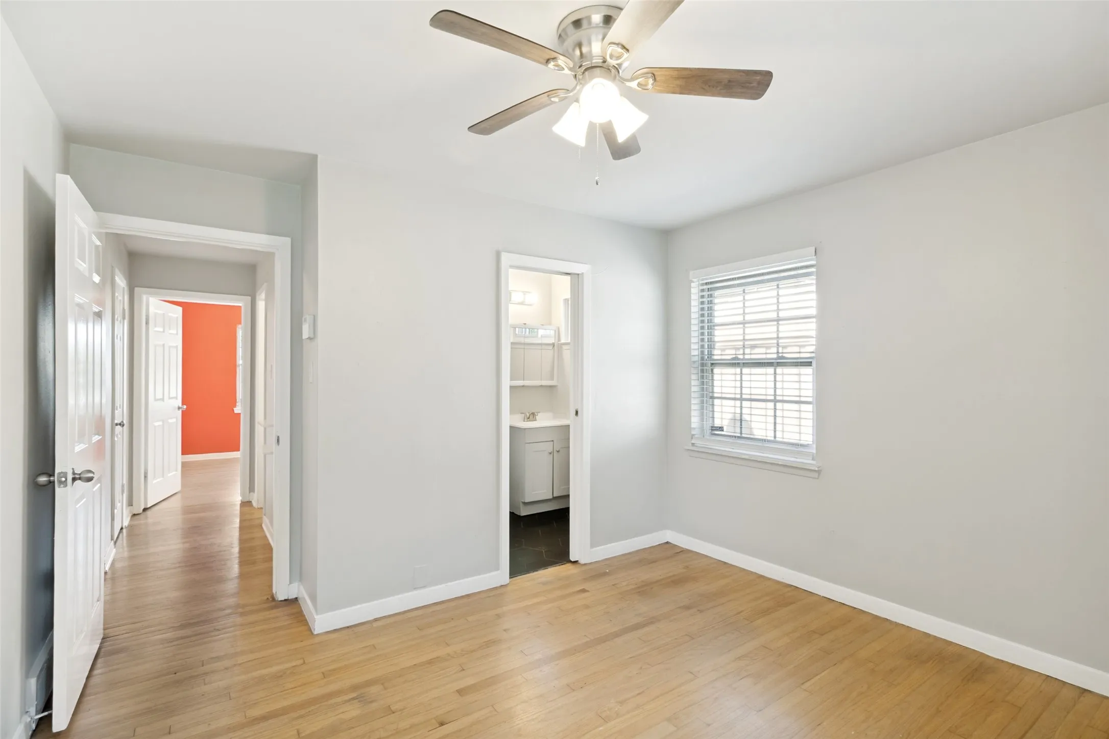 Single Family Residence For Sale in Dallas County , 10932 Dunaway Drive, Dallas, Texas 75228, 4 Bedroom, 2 Bathroom, Garage spaces, 1,495 Sqft, built in 1955, mls#21264994, Real Estate Agent in Dallas, Homes For Sale in Dallas county, Homes For Sale in Dallas, Realtor in Dallas Texas, Real Estate Brokerage Independent Realty Texas, Luminita Cordes Realtor