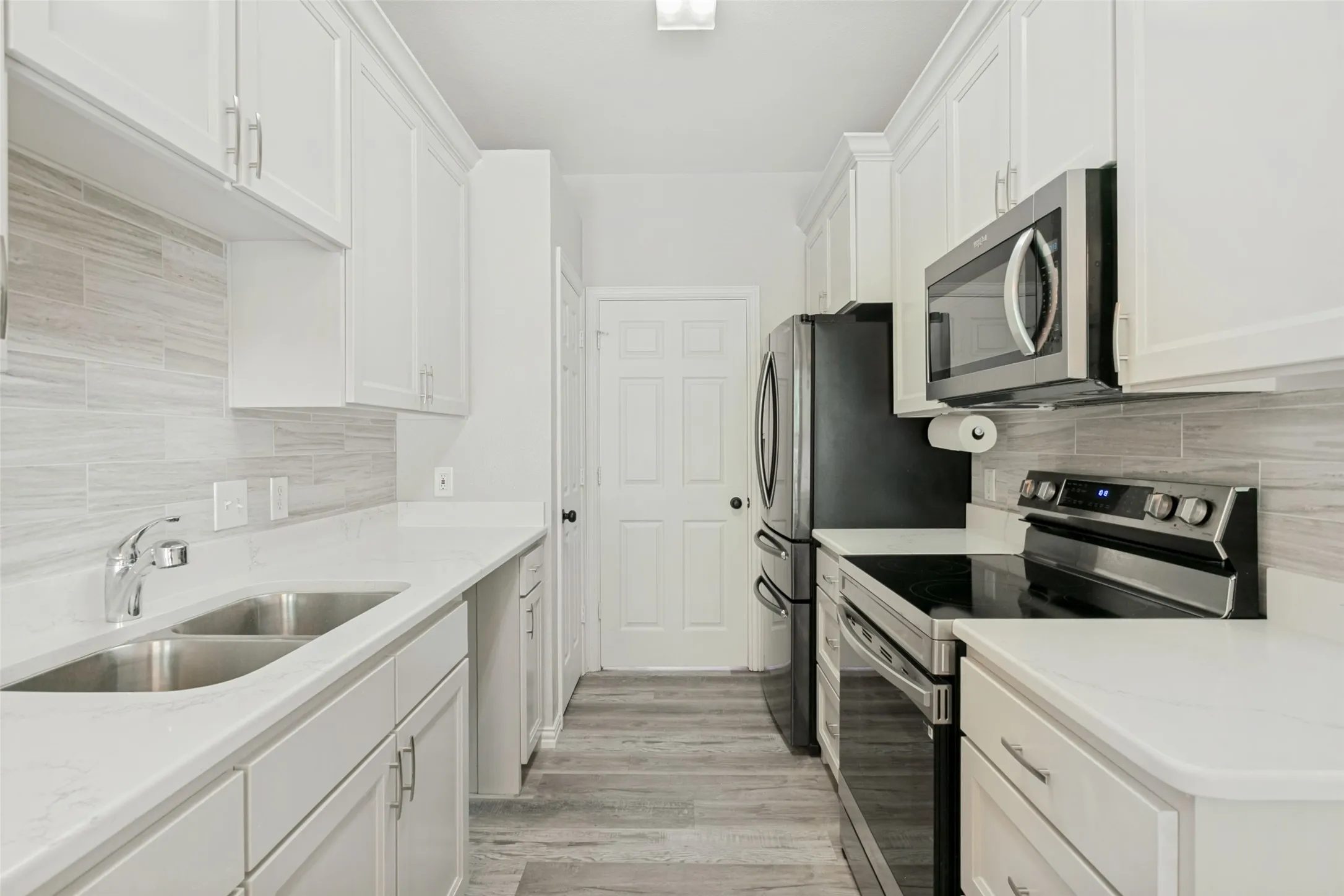 Single Family Residence For Sale in Denton County , 1219 Devonshire Drive, Providence Village, Texas 76227, 4 Bedroom, 3 Bathroom, 2 Garage spaces, 1,549 Sqft, built in 2002, mls#21264763, Real Estate Agent in Providence Village, Homes For Sale in Denton county, Homes For Sale in Providence Village, Realtor in Providence Village Texas, Real Estate Brokerage Independent Realty Texas, Luminita Cordes Realtor