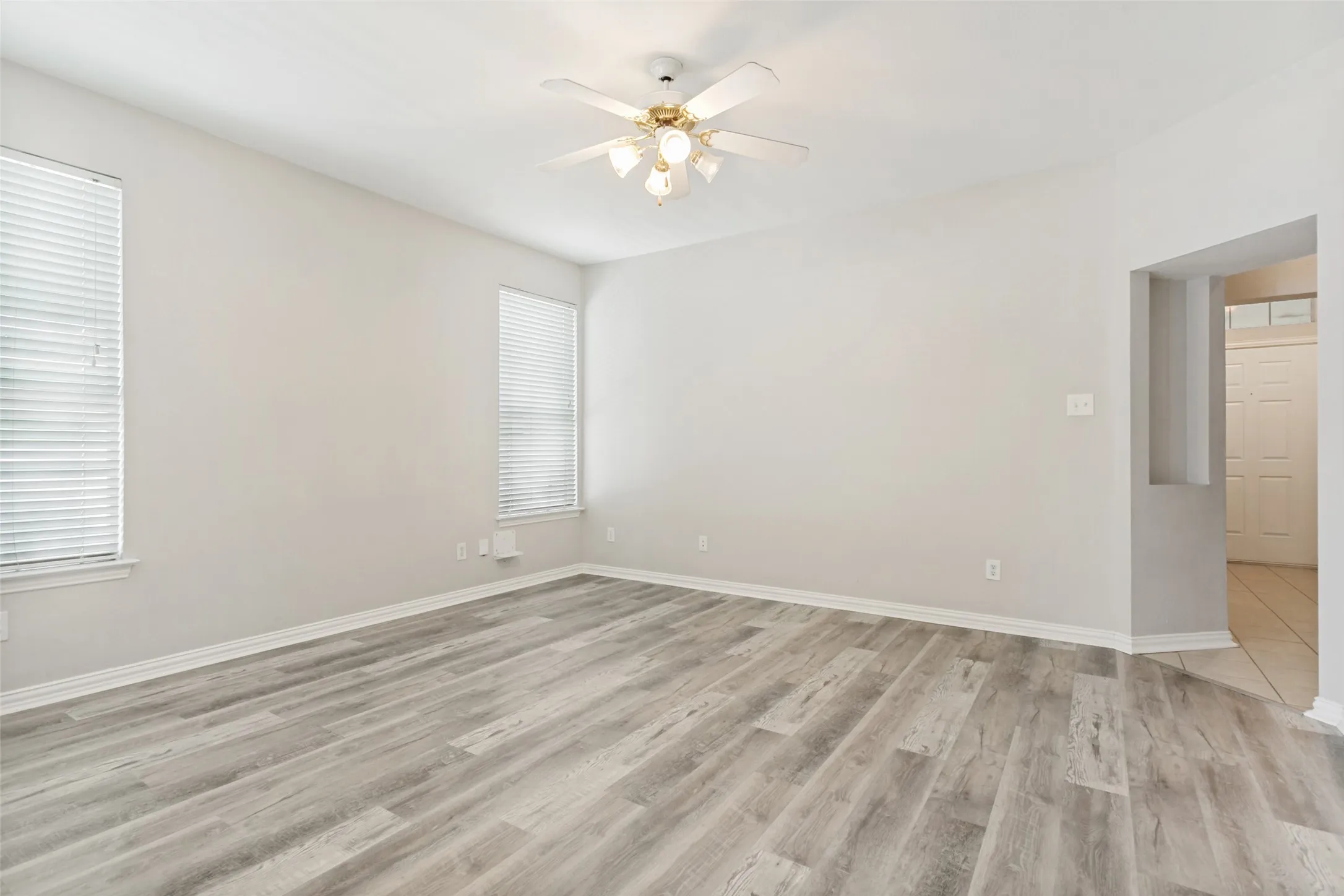 Single Family Residence For Sale in Denton County , 1219 Devonshire Drive, Providence Village, Texas 76227, 4 Bedroom, 3 Bathroom, 2 Garage spaces, 1,549 Sqft, built in 2002, mls#21264763, Real Estate Agent in Providence Village, Homes For Sale in Denton county, Homes For Sale in Providence Village, Realtor in Providence Village Texas, Real Estate Brokerage Independent Realty Texas, Luminita Cordes Realtor