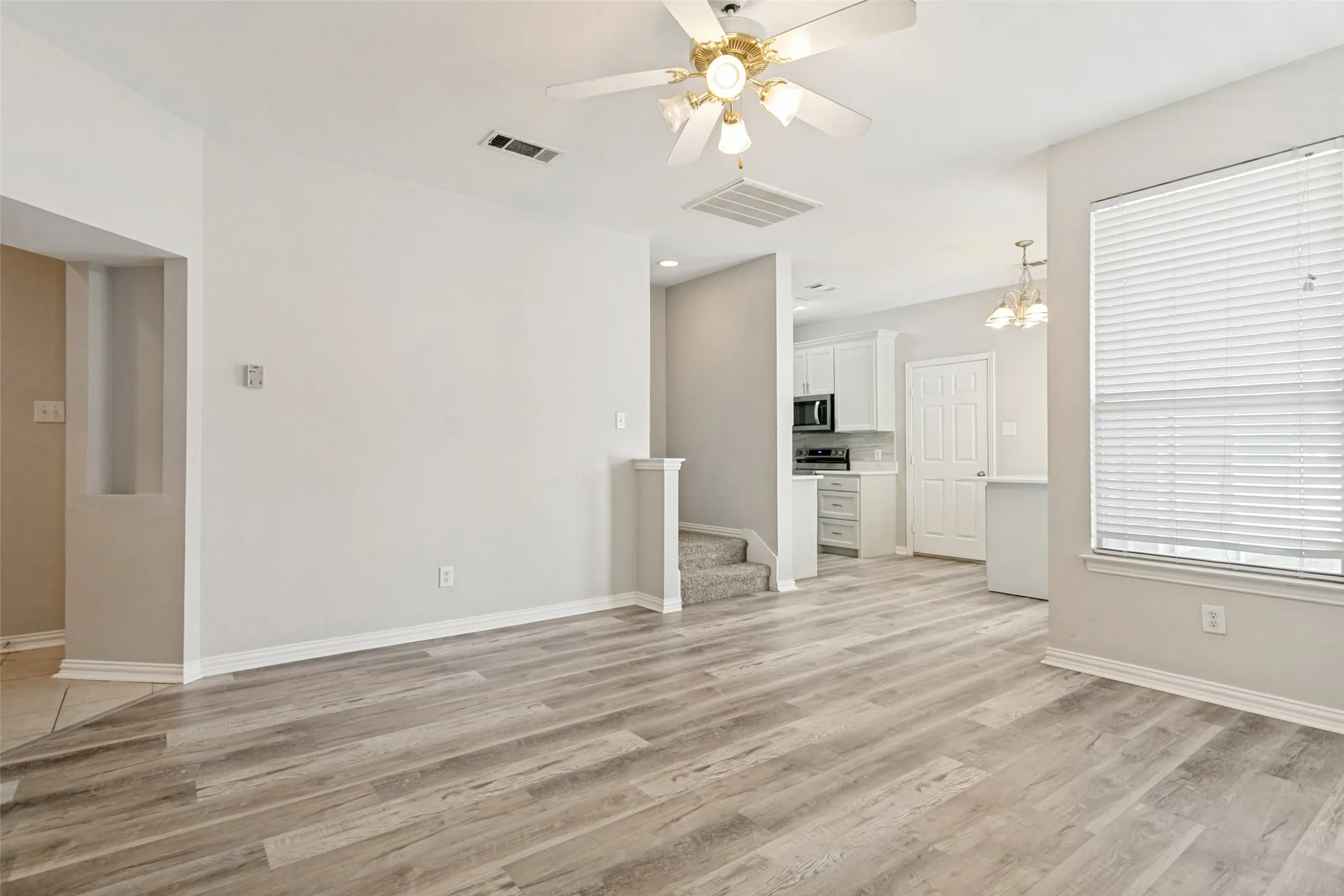 Single Family Residence For Sale in Denton County , 1219 Devonshire Drive, Providence Village, Texas 76227, 4 Bedroom, 3 Bathroom, 2 Garage spaces, 1,549 Sqft, built in 2002, mls#21264763, Real Estate Agent in Providence Village, Homes For Sale in Denton county, Homes For Sale in Providence Village, Realtor in Providence Village Texas, Real Estate Brokerage Independent Realty Texas, Luminita Cordes Realtor