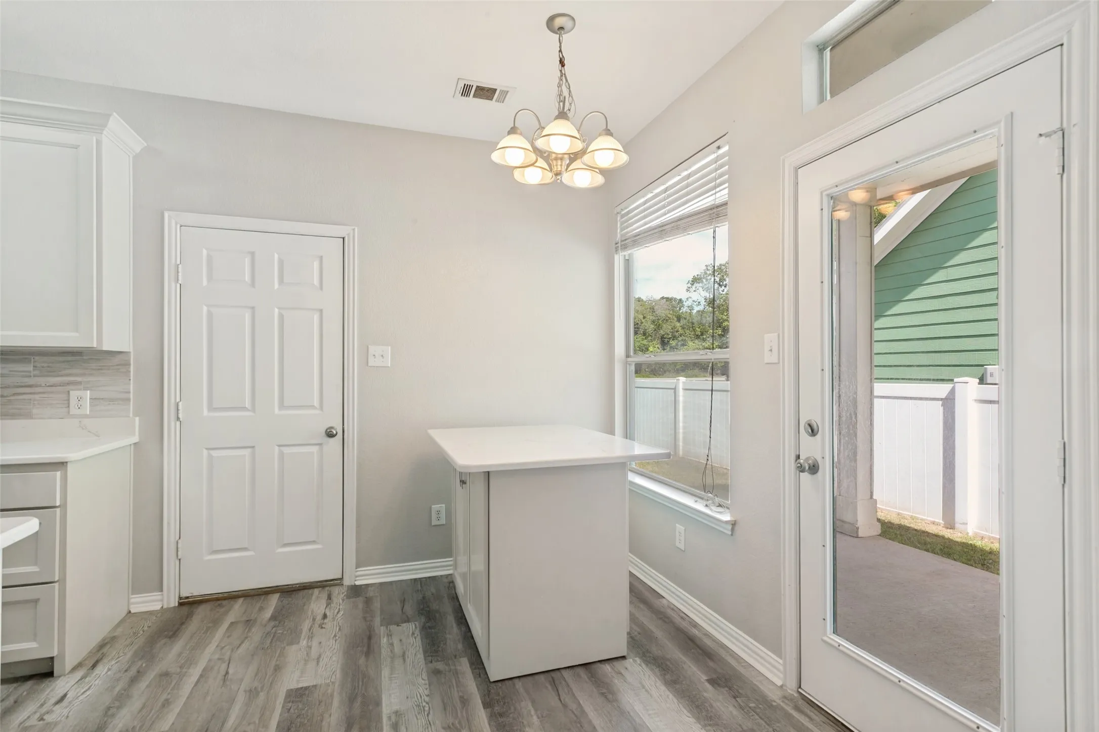 Single Family Residence For Sale in Denton County , 1219 Devonshire Drive, Providence Village, Texas 76227, 4 Bedroom, 3 Bathroom, 2 Garage spaces, 1,549 Sqft, built in 2002, mls#21264763, Real Estate Agent in Providence Village, Homes For Sale in Denton county, Homes For Sale in Providence Village, Realtor in Providence Village Texas, Real Estate Brokerage Independent Realty Texas, Luminita Cordes Realtor