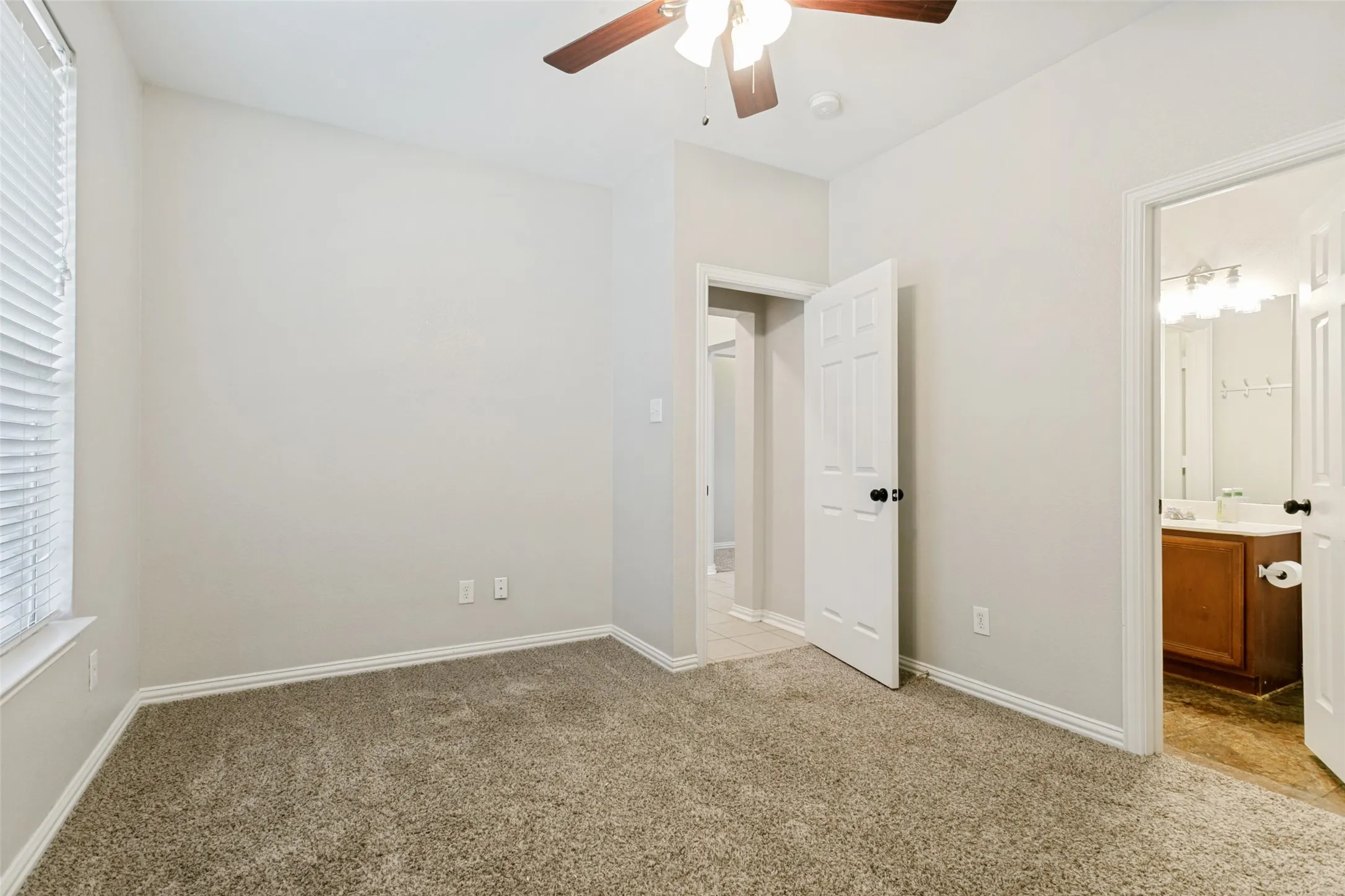 Single Family Residence For Sale in Denton County , 1219 Devonshire Drive, Providence Village, Texas 76227, 4 Bedroom, 3 Bathroom, 2 Garage spaces, 1,549 Sqft, built in 2002, mls#21264763, Real Estate Agent in Providence Village, Homes For Sale in Denton county, Homes For Sale in Providence Village, Realtor in Providence Village Texas, Real Estate Brokerage Independent Realty Texas, Luminita Cordes Realtor