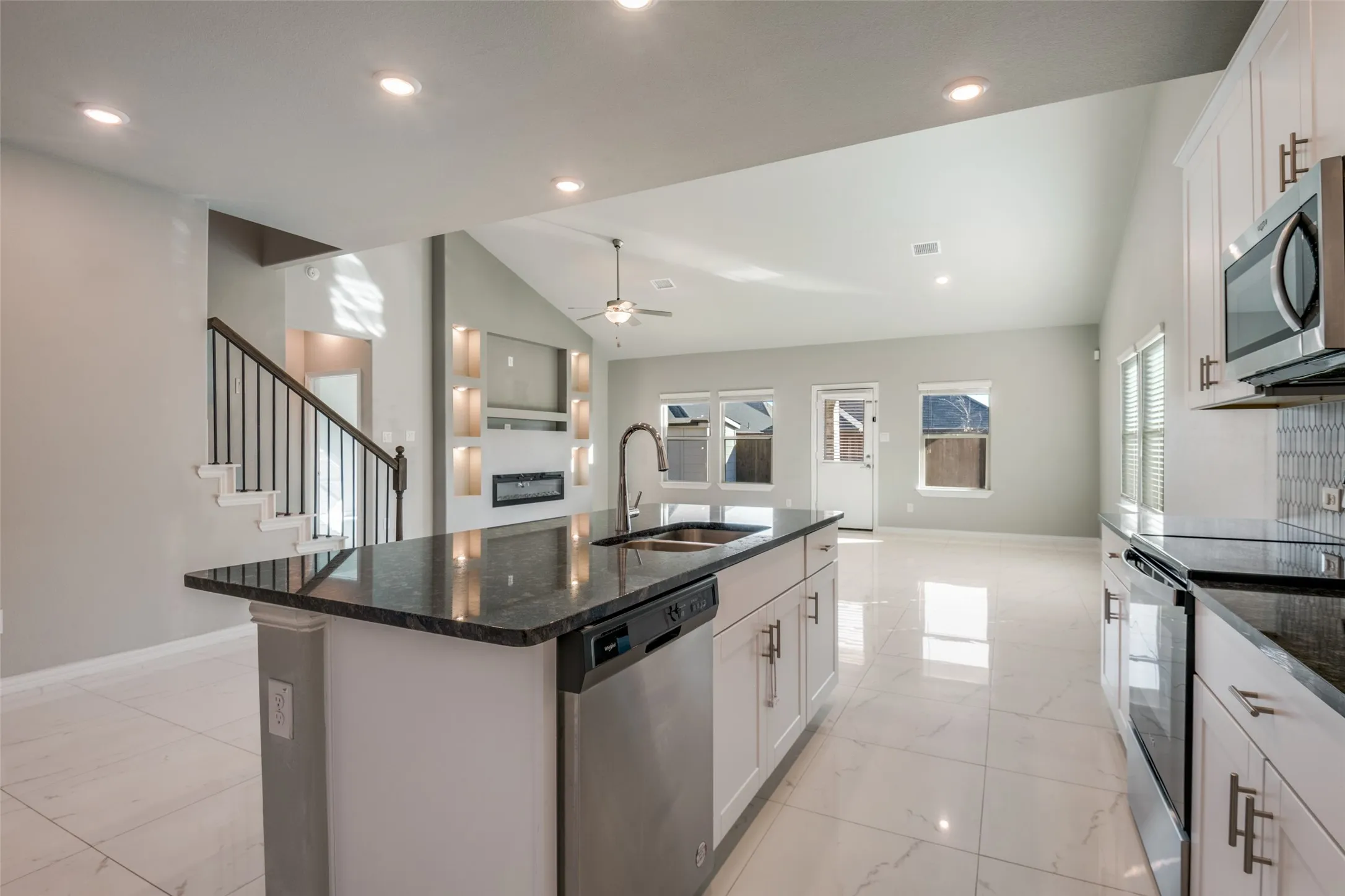 Single Family Residence For Sale in Hunt County , 3225 Feller Lane, Royse City, Texas 75189, 5 Bedroom, 3 Bathroom, 2 Garage spaces, 3,017 Sqft, built in 2021, mls#21265027, Real Estate Agent in Royse City, Homes For Sale in Hunt county, Homes For Sale in Royse City, Realtor in Royse City Texas, Real Estate Brokerage Independent Realty Texas, Luminita Cordes Realtor