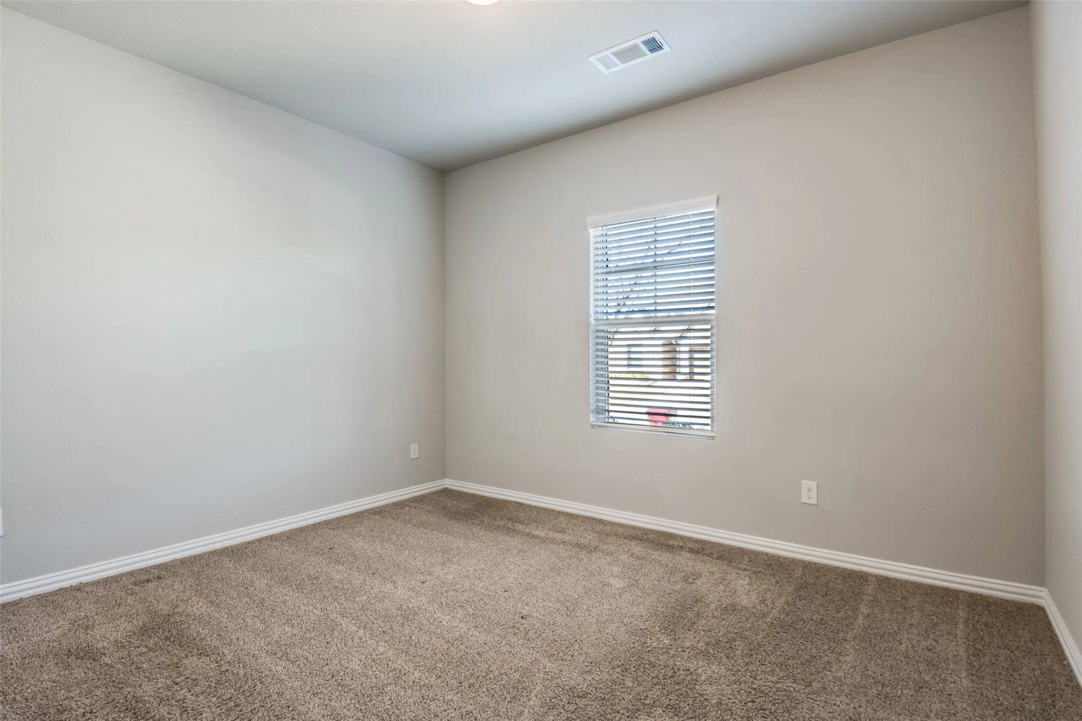 Single Family Residence For Sale in Hunt County , 3225 Feller Lane, Royse City, Texas 75189, 5 Bedroom, 3 Bathroom, 2 Garage spaces, 3,017 Sqft, built in 2021, mls#21265027, Real Estate Agent in Royse City, Homes For Sale in Hunt county, Homes For Sale in Royse City, Realtor in Royse City Texas, Real Estate Brokerage Independent Realty Texas, Luminita Cordes Realtor