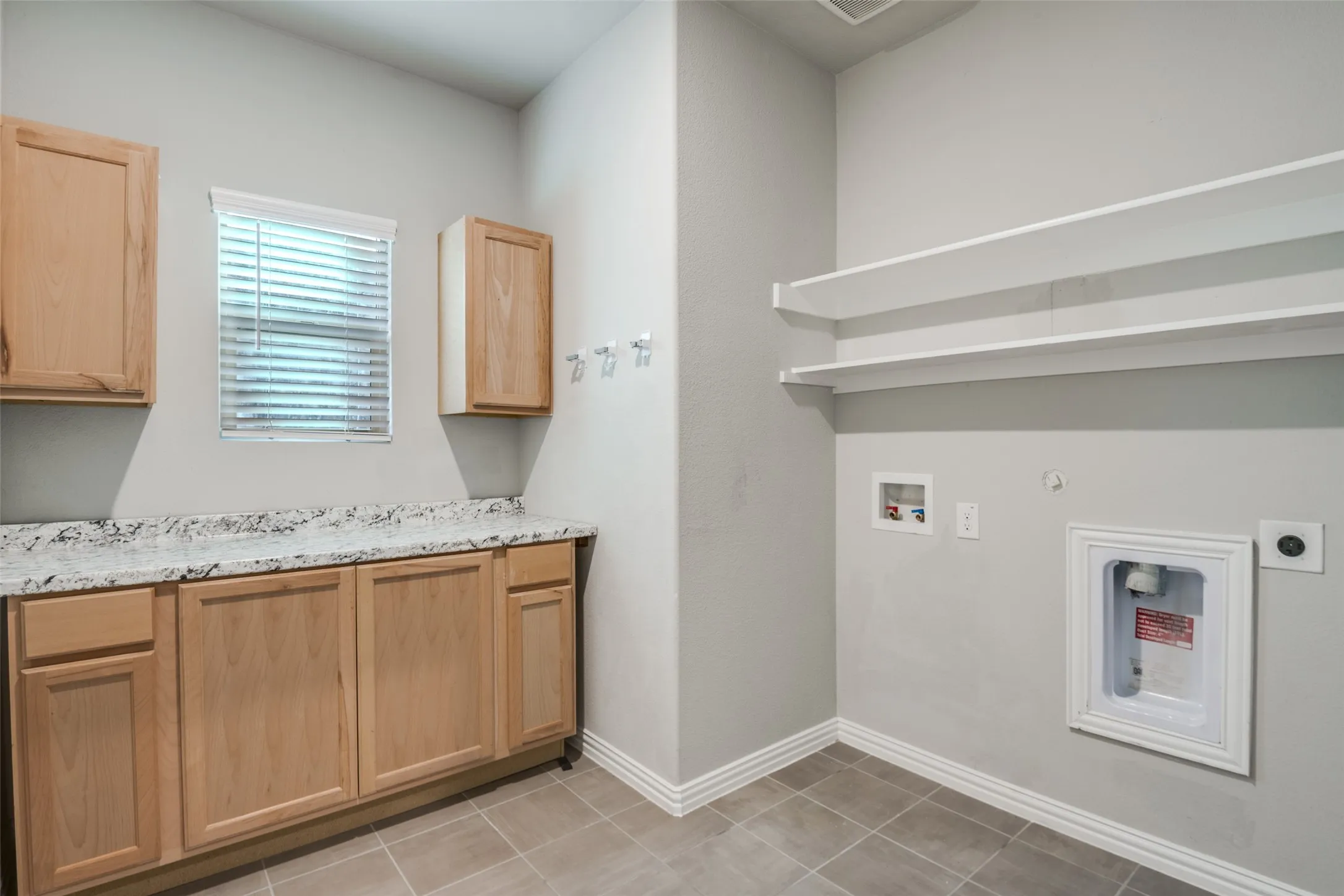 Single Family Residence For Sale in Hunt County , 3225 Feller Lane, Royse City, Texas 75189, 5 Bedroom, 3 Bathroom, 2 Garage spaces, 3,017 Sqft, built in 2021, mls#21265027, Real Estate Agent in Royse City, Homes For Sale in Hunt county, Homes For Sale in Royse City, Realtor in Royse City Texas, Real Estate Brokerage Independent Realty Texas, Luminita Cordes Realtor