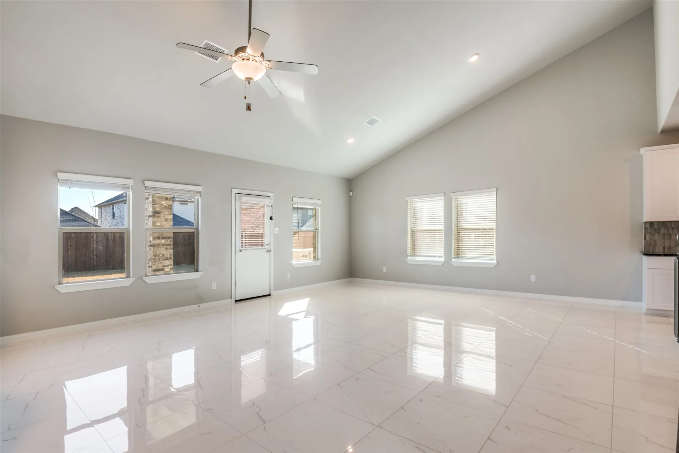 Single Family Residence For Sale in Hunt County , 3225 Feller Lane, Royse City, Texas 75189, 5 Bedroom, 3 Bathroom, 2 Garage spaces, 3,017 Sqft, built in 2021, mls#21265027, Real Estate Agent in Royse City, Homes For Sale in Hunt county, Homes For Sale in Royse City, Realtor in Royse City Texas, Real Estate Brokerage Independent Realty Texas, Luminita Cordes Realtor