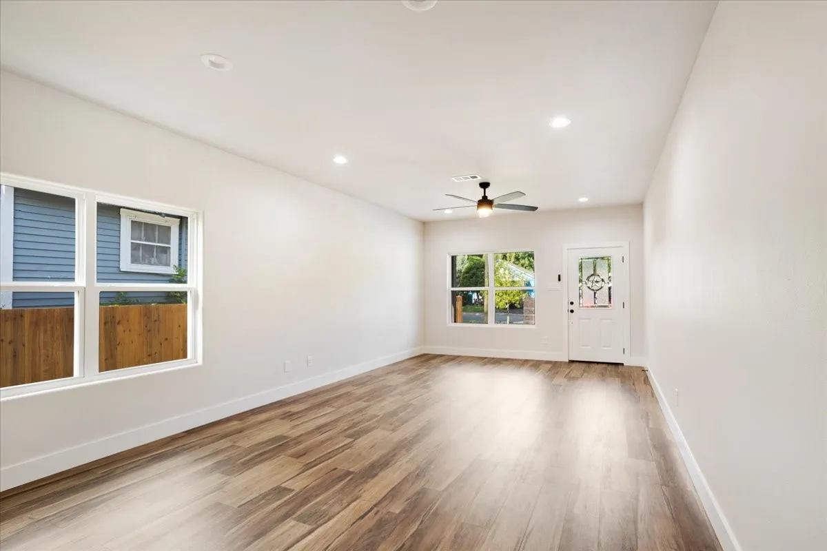 Single Family Residence For Sale in Grayson County , 413 N Colbert Avenue, Sherman, Texas 75090, 3 Bedroom, 2 Bathroom, 1 Garage spaces, 1,323 Sqft, built in 2025, mls#21263293, Real Estate Agent in Sherman, Homes For Sale in Grayson county, Homes For Sale in Sherman, Realtor in Sherman Texas, Real Estate Brokerage Independent Realty Texas, Luminita Cordes Realtor