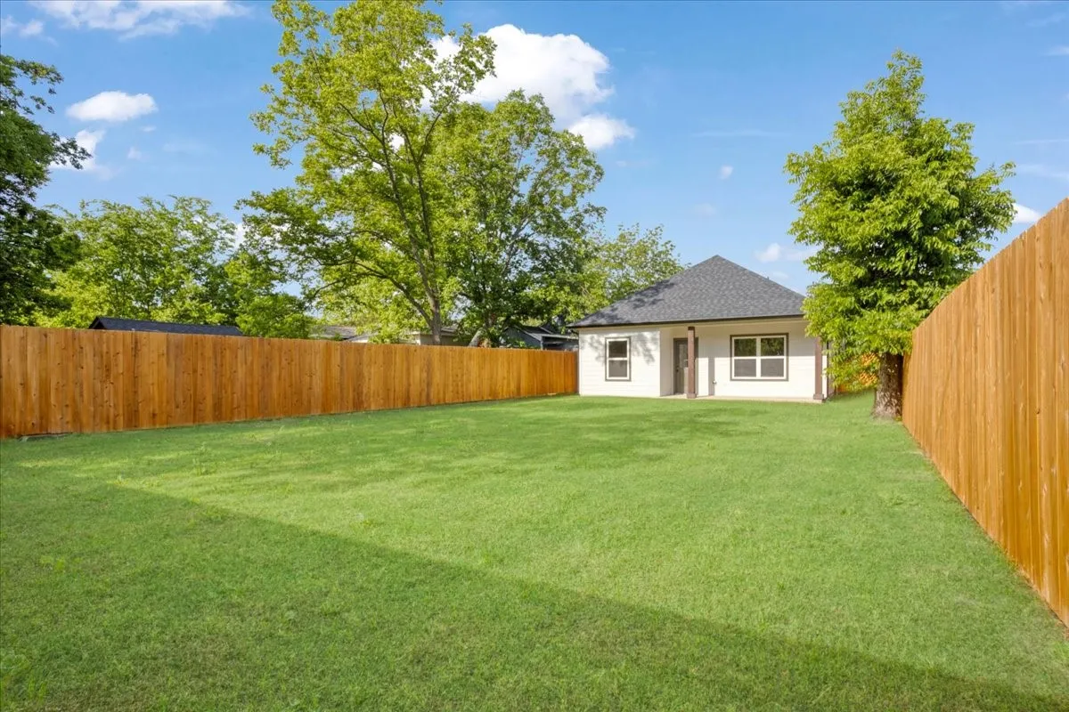 Single Family Residence For Sale in Grayson County , 413 N Colbert Avenue, Sherman, Texas 75090, 3 Bedroom, 2 Bathroom, 1 Garage spaces, 1,323 Sqft, built in 2025, mls#21263293, Real Estate Agent in Sherman, Homes For Sale in Grayson county, Homes For Sale in Sherman, Realtor in Sherman Texas, Real Estate Brokerage Independent Realty Texas, Luminita Cordes Realtor