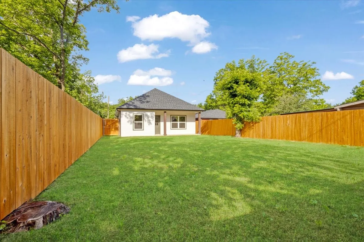 Single Family Residence For Sale in Grayson County , 413 N Colbert Avenue, Sherman, Texas 75090, 3 Bedroom, 2 Bathroom, 1 Garage spaces, 1,323 Sqft, built in 2025, mls#21263293, Real Estate Agent in Sherman, Homes For Sale in Grayson county, Homes For Sale in Sherman, Realtor in Sherman Texas, Real Estate Brokerage Independent Realty Texas, Luminita Cordes Realtor