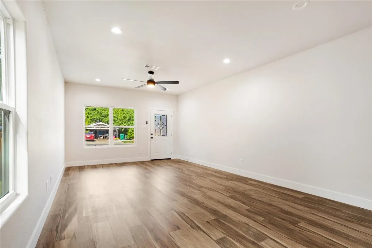 Single Family Residence For Sale in Grayson County , 413 N Colbert Avenue, Sherman, Texas 75090, 3 Bedroom, 2 Bathroom, 1 Garage spaces, 1,323 Sqft, built in 2025, mls#21263293, Real Estate Agent in Sherman, Homes For Sale in Grayson county, Homes For Sale in Sherman, Realtor in Sherman Texas, Real Estate Brokerage Independent Realty Texas, Luminita Cordes Realtor