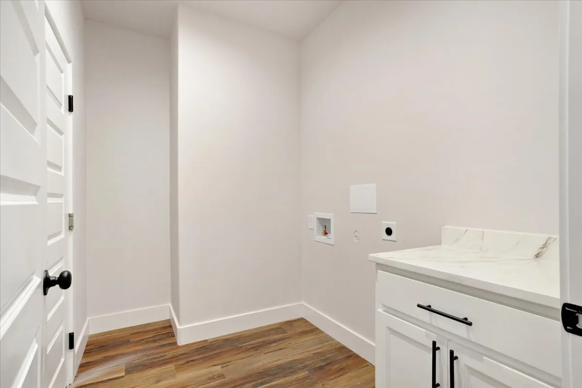 Single Family Residence For Sale in Grayson County , 413 N Colbert Avenue, Sherman, Texas 75090, 3 Bedroom, 2 Bathroom, 1 Garage spaces, 1,323 Sqft, built in 2025, mls#21263293, Real Estate Agent in Sherman, Homes For Sale in Grayson county, Homes For Sale in Sherman, Realtor in Sherman Texas, Real Estate Brokerage Independent Realty Texas, Luminita Cordes Realtor
