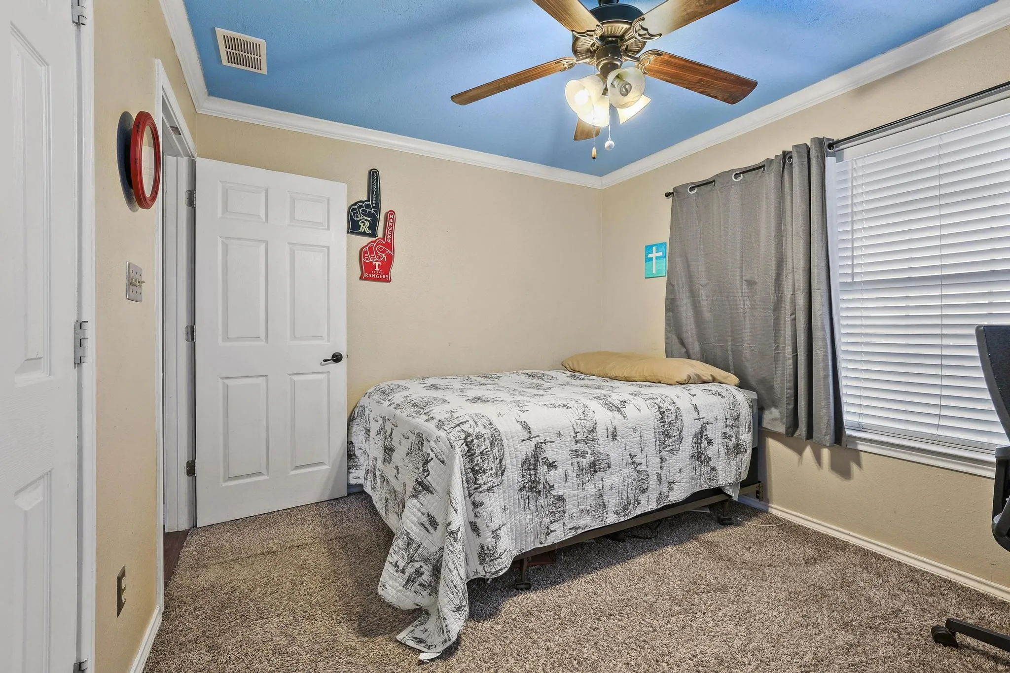 Single Family Residence For Sale in Fannin County , 1217 County Road 4705, Leonard, Texas 75452, 3 Bedroom, 2 Bathroom, Garage spaces, 2,370 Sqft, built in 1995, mls#21261189, Real Estate Agent in Leonard, Homes For Sale in Fannin county, Homes For Sale in Leonard, Realtor in Leonard Texas, Real Estate Brokerage Independent Realty Texas, Luminita Cordes Realtor