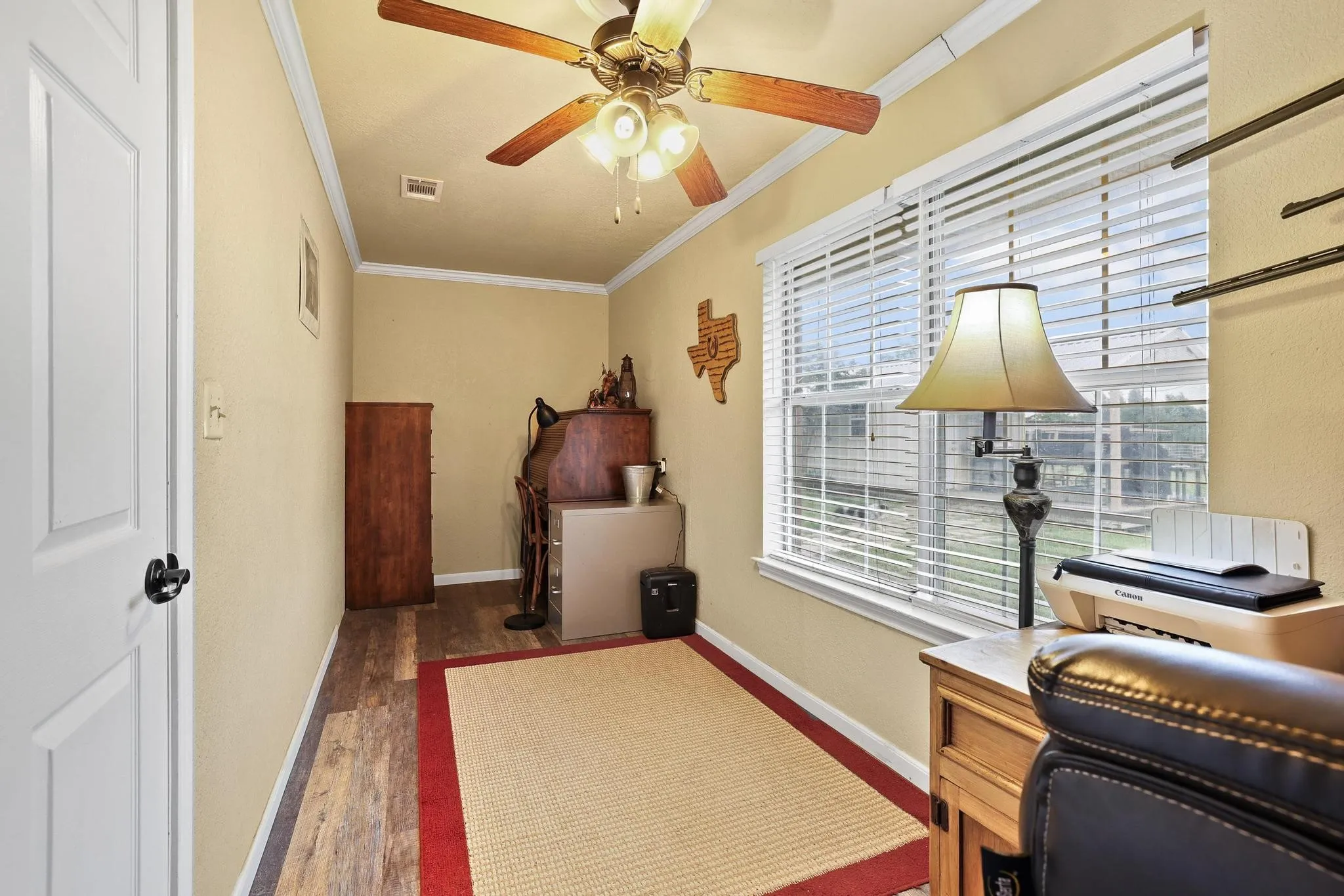 Single Family Residence For Sale in Fannin County , 1217 County Road 4705, Leonard, Texas 75452, 3 Bedroom, 2 Bathroom, Garage spaces, 2,370 Sqft, built in 1995, mls#21261189, Real Estate Agent in Leonard, Homes For Sale in Fannin county, Homes For Sale in Leonard, Realtor in Leonard Texas, Real Estate Brokerage Independent Realty Texas, Luminita Cordes Realtor