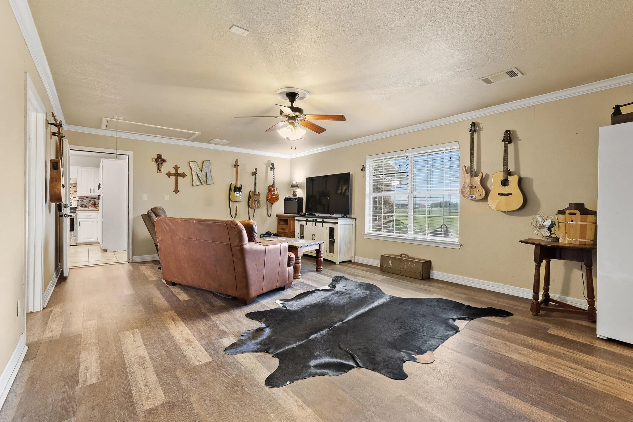 Single Family Residence For Sale in Fannin County , 1217 County Road 4705, Leonard, Texas 75452, 3 Bedroom, 2 Bathroom, Garage spaces, 2,370 Sqft, built in 1995, mls#21261189, Real Estate Agent in Leonard, Homes For Sale in Fannin county, Homes For Sale in Leonard, Realtor in Leonard Texas, Real Estate Brokerage Independent Realty Texas, Luminita Cordes Realtor