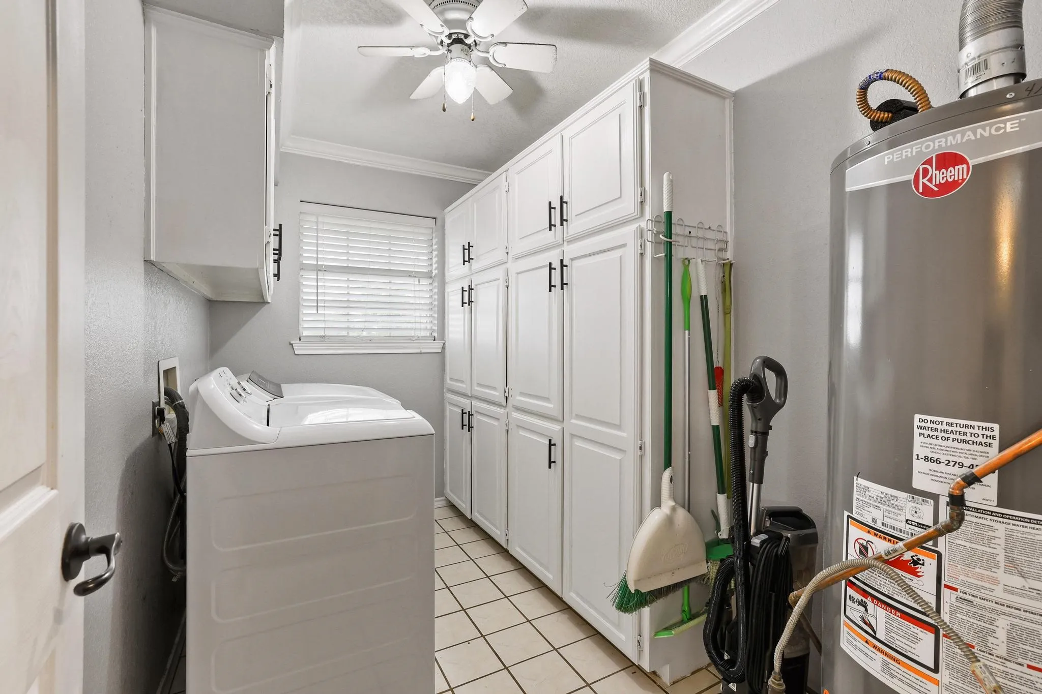 Single Family Residence For Sale in Fannin County , 1217 County Road 4705, Leonard, Texas 75452, 3 Bedroom, 2 Bathroom, Garage spaces, 2,370 Sqft, built in 1995, mls#21261189, Real Estate Agent in Leonard, Homes For Sale in Fannin county, Homes For Sale in Leonard, Realtor in Leonard Texas, Real Estate Brokerage Independent Realty Texas, Luminita Cordes Realtor