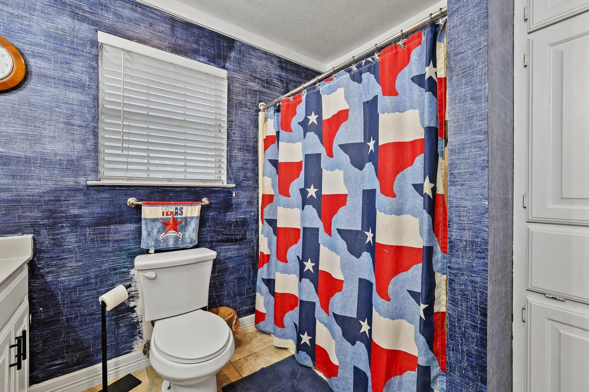 Single Family Residence For Sale in Fannin County , 1217 County Road 4705, Leonard, Texas 75452, 3 Bedroom, 2 Bathroom, Garage spaces, 2,370 Sqft, built in 1995, mls#21261189, Real Estate Agent in Leonard, Homes For Sale in Fannin county, Homes For Sale in Leonard, Realtor in Leonard Texas, Real Estate Brokerage Independent Realty Texas, Luminita Cordes Realtor