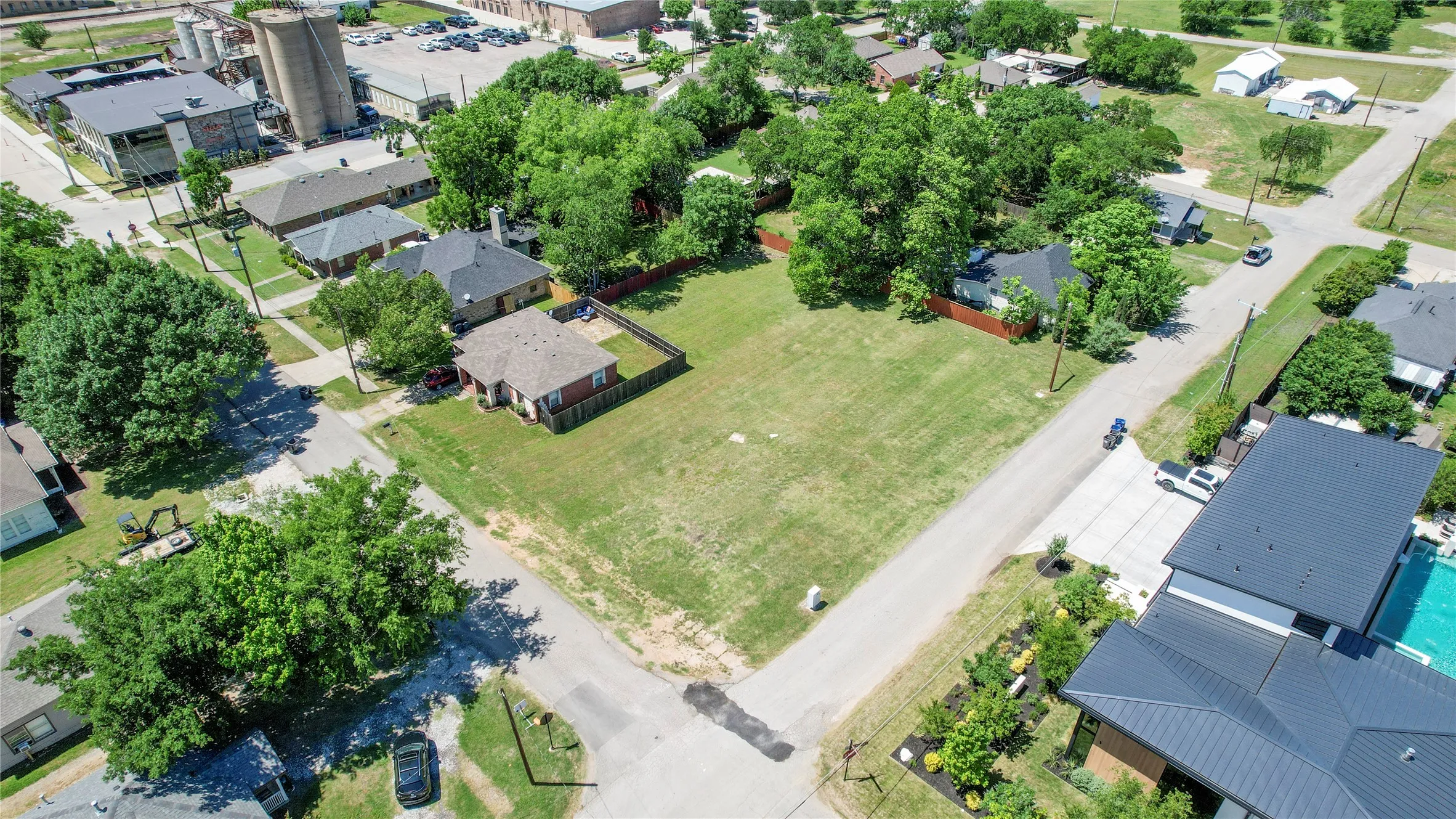 Unimproved Land For Sale in Collin County , 312 E Beech Street, Celina, Texas 75009, 0, 0, Garage spaces, 0 Sqft, built in 0, Price $475,000, mls#21263569, Real Estate Agent in Celina, Homes For Sale in Collin county, Homes For Sale in Celina, Realtor in Celina Texas, Real Estate Brokerage Independent Realty Texas, Luminita Cordes Realtor
