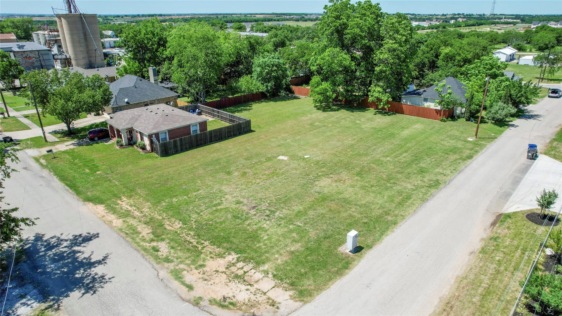 Unimproved Land For Sale in Collin County , 312 E Beech Street, Celina, Texas 75009, 0, 0, Garage spaces, 0 Sqft, built in 0, Price $475,000, mls#21263569, Real Estate Agent in Celina, Homes For Sale in Collin county, Homes For Sale in Celina, Realtor in Celina Texas, Real Estate Brokerage Independent Realty Texas, Luminita Cordes Realtor