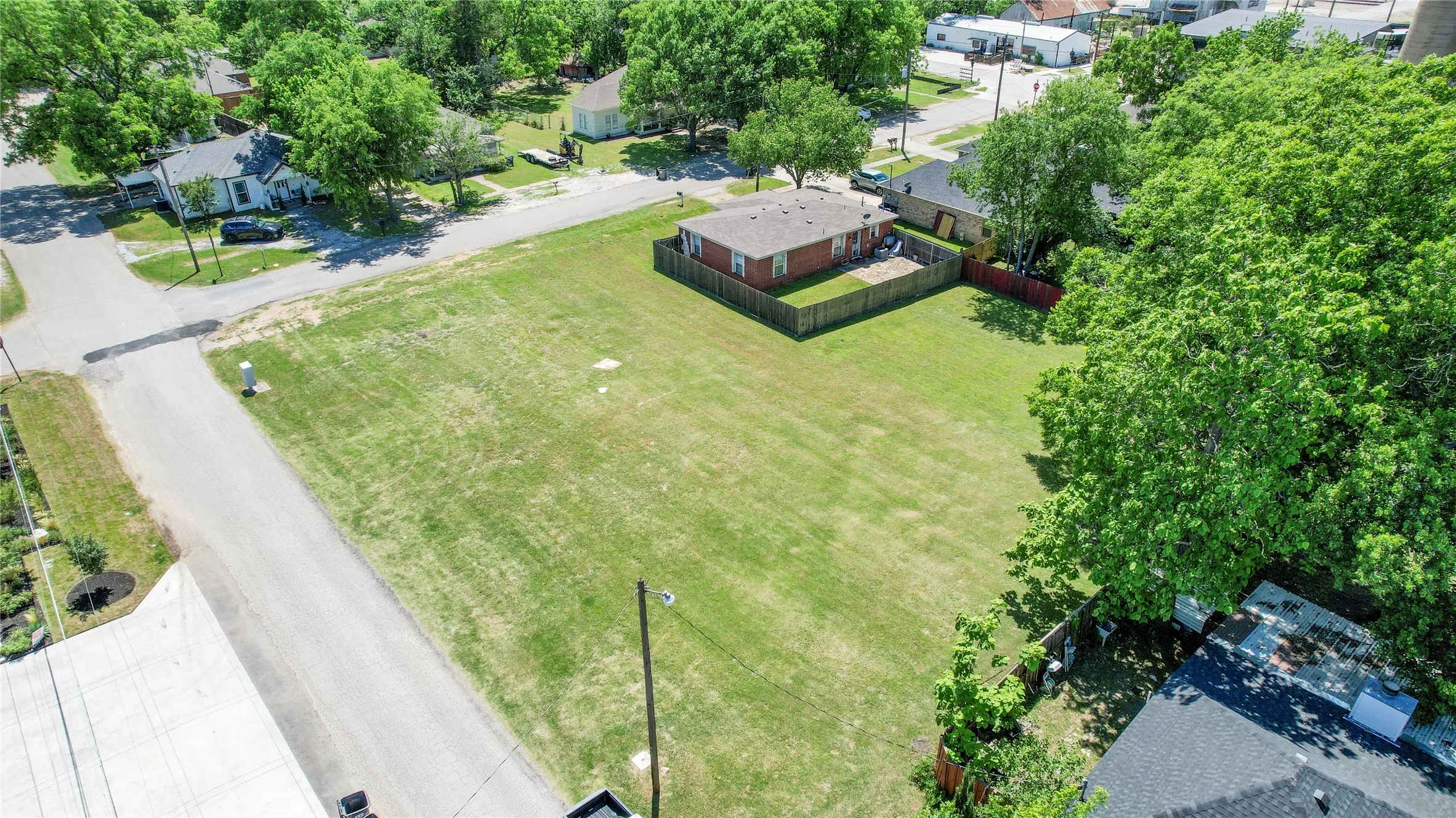Unimproved Land For Sale in Collin County , 312 E Beech Street, Celina, Texas 75009, 0, 0, Garage spaces, 0 Sqft, built in 0, Price $475,000, mls#21263569, Real Estate Agent in Celina, Homes For Sale in Collin county, Homes For Sale in Celina, Realtor in Celina Texas, Real Estate Brokerage Independent Realty Texas, Luminita Cordes Realtor