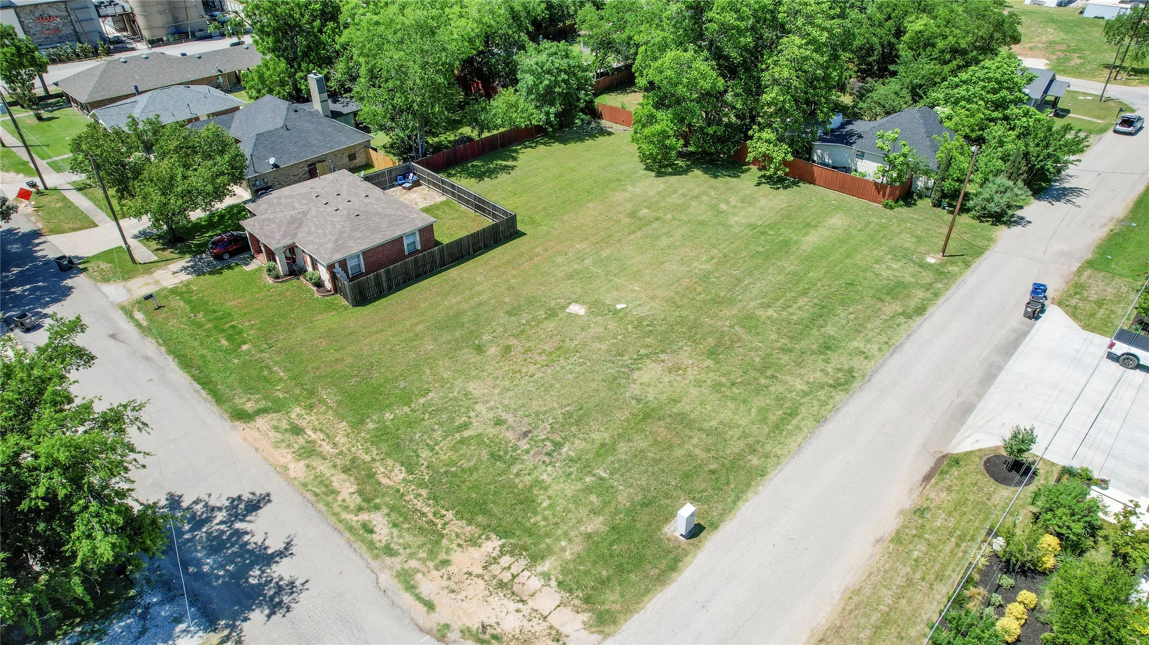 Unimproved Land For Sale in Collin County , 312 E Beech Street, Celina, Texas 75009, 0, 0, Garage spaces, 0 Sqft, built in 0, Price $475,000, mls#21263569, Real Estate Agent in Celina, Homes For Sale in Collin county, Homes For Sale in Celina, Realtor in Celina Texas, Real Estate Brokerage Independent Realty Texas, Luminita Cordes Realtor