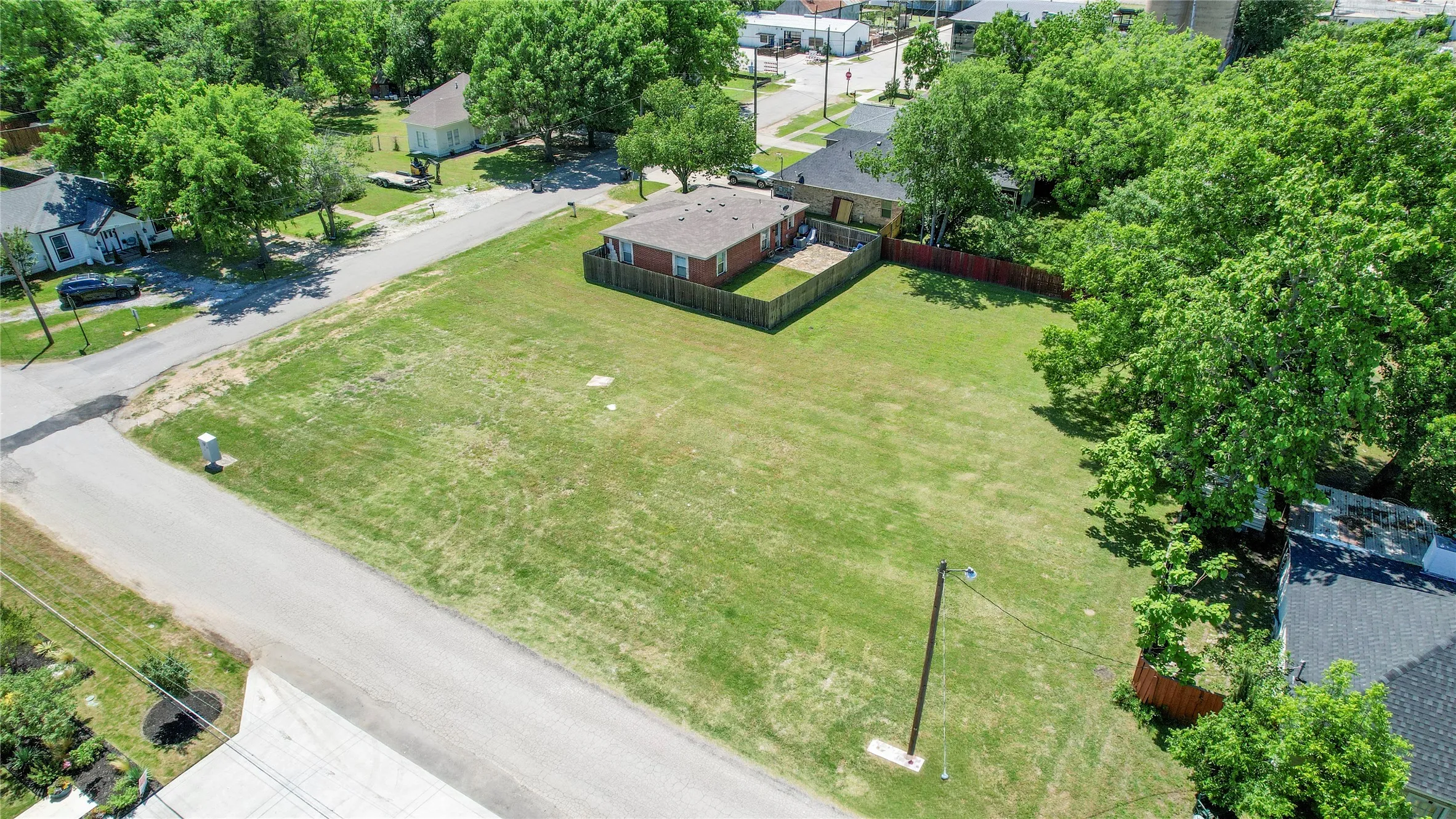 Unimproved Land For Sale in Collin County , 312 E Beech Street, Celina, Texas 75009, 0, 0, Garage spaces, 0 Sqft, built in 0, Price $475,000, mls#21263569, Real Estate Agent in Celina, Homes For Sale in Collin county, Homes For Sale in Celina, Realtor in Celina Texas, Real Estate Brokerage Independent Realty Texas, Luminita Cordes Realtor