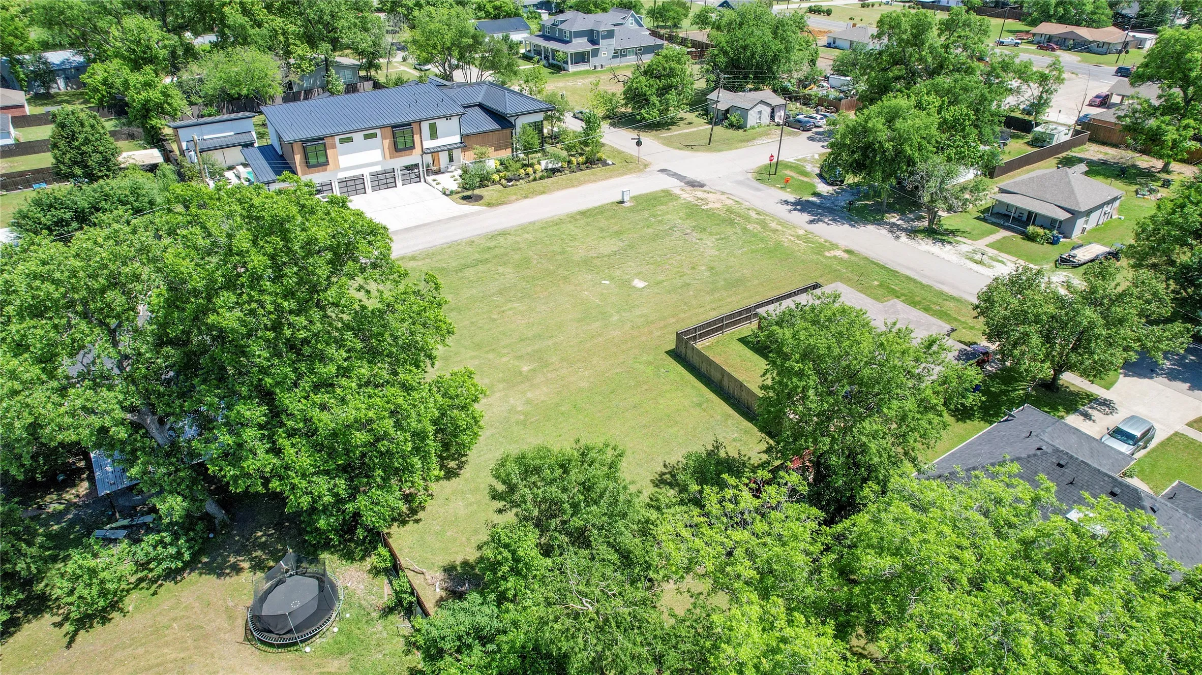 Unimproved Land For Sale in Collin County , 312 E Beech Street, Celina, Texas 75009, 0, 0, Garage spaces, 0 Sqft, built in 0, Price $475,000, mls#21263569, Real Estate Agent in Celina, Homes For Sale in Collin county, Homes For Sale in Celina, Realtor in Celina Texas, Real Estate Brokerage Independent Realty Texas, Luminita Cordes Realtor