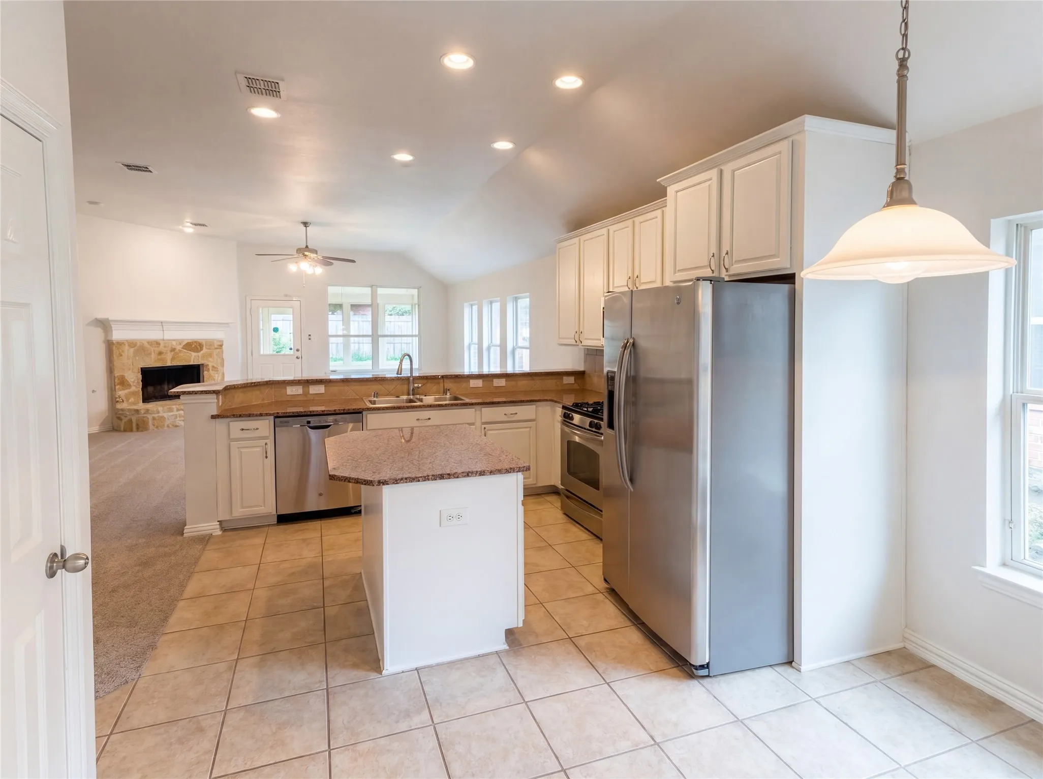 Single Family Residence For Sale in Denton County , 1605 Nighthawk Drive, Little Elm, Texas 75068, 3 Bedroom, 2 Bathroom, 2 Garage spaces, 1,979 Sqft, built in 2008, mls#21265049, Real Estate Agent in Little Elm, Homes For Sale in Denton county, Homes For Sale in Little Elm, Realtor in Little Elm Texas, Real Estate Brokerage Independent Realty Texas, Luminita Cordes Realtor