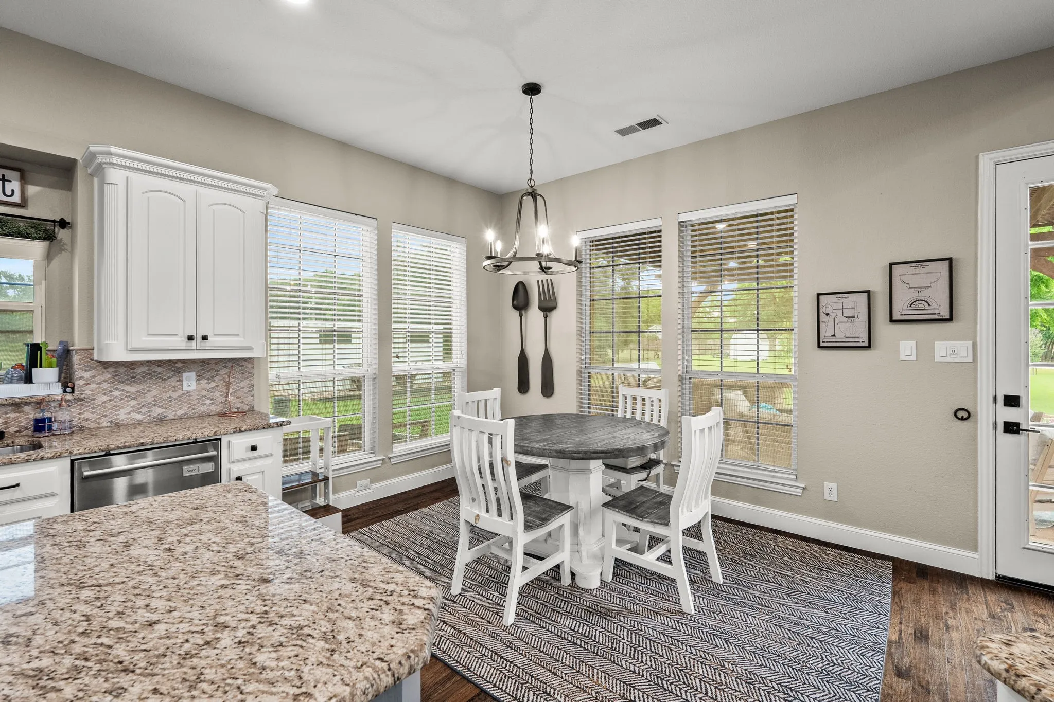 Single Family Residence For Sale in Collin County , 1025 E Ownsby Parkway, Celina, Texas 75009, 4 Bedroom, 4 Bathroom, 3 Garage spaces, 3,487 Sqft, built in 2001, mls#21257999, Real Estate Agent in Celina, Homes For Sale in Collin county, Homes For Sale in Celina, Realtor in Celina Texas, Real Estate Brokerage Independent Realty Texas, Luminita Cordes Realtor