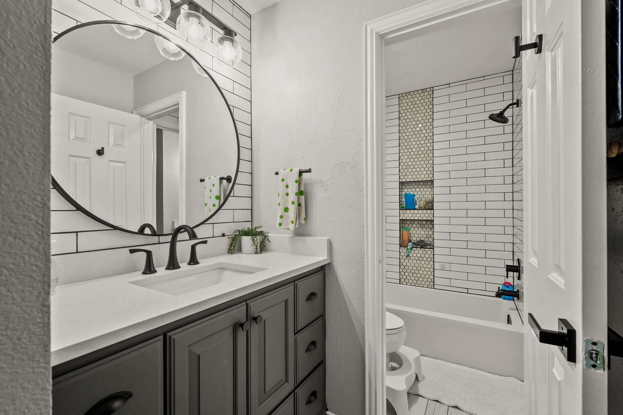 Single Family Residence For Sale in Collin County , 1025 E Ownsby Parkway, Celina, Texas 75009, 4 Bedroom, 4 Bathroom, 3 Garage spaces, 3,487 Sqft, built in 2001, mls#21257999, Real Estate Agent in Celina, Homes For Sale in Collin county, Homes For Sale in Celina, Realtor in Celina Texas, Real Estate Brokerage Independent Realty Texas, Luminita Cordes Realtor
