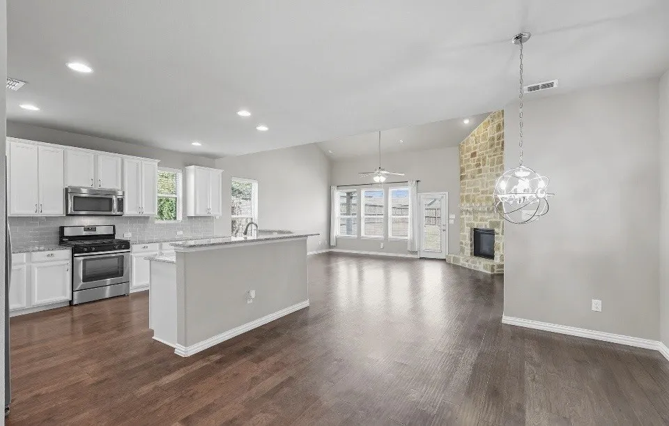 Single Family Residence For Sale in Denton County , 2509 Castle Creek Drive, Little Elm, Texas 75068, 5 Bedroom, 4 Bathroom, 2 Garage spaces, 3,485 Sqft, built in 2014, mls#21259126, Real Estate Agent in Little Elm, Homes For Sale in Denton county, Homes For Sale in Little Elm, Realtor in Little Elm Texas, Real Estate Brokerage Independent Realty Texas, Luminita Cordes Realtor
