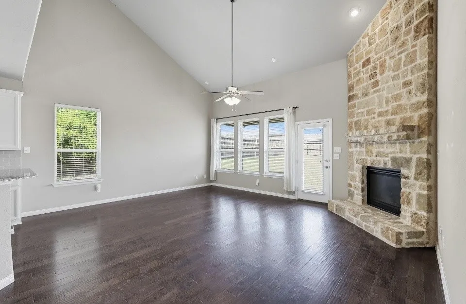 Single Family Residence For Sale in Denton County , 2509 Castle Creek Drive, Little Elm, Texas 75068, 5 Bedroom, 4 Bathroom, 2 Garage spaces, 3,485 Sqft, built in 2014, mls#21259126, Real Estate Agent in Little Elm, Homes For Sale in Denton county, Homes For Sale in Little Elm, Realtor in Little Elm Texas, Real Estate Brokerage Independent Realty Texas, Luminita Cordes Realtor