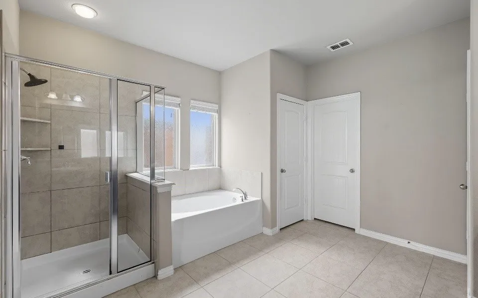 Single Family Residence For Sale in Denton County , 2509 Castle Creek Drive, Little Elm, Texas 75068, 5 Bedroom, 4 Bathroom, 2 Garage spaces, 3,485 Sqft, built in 2014, mls#21259126, Real Estate Agent in Little Elm, Homes For Sale in Denton county, Homes For Sale in Little Elm, Realtor in Little Elm Texas, Real Estate Brokerage Independent Realty Texas, Luminita Cordes Realtor