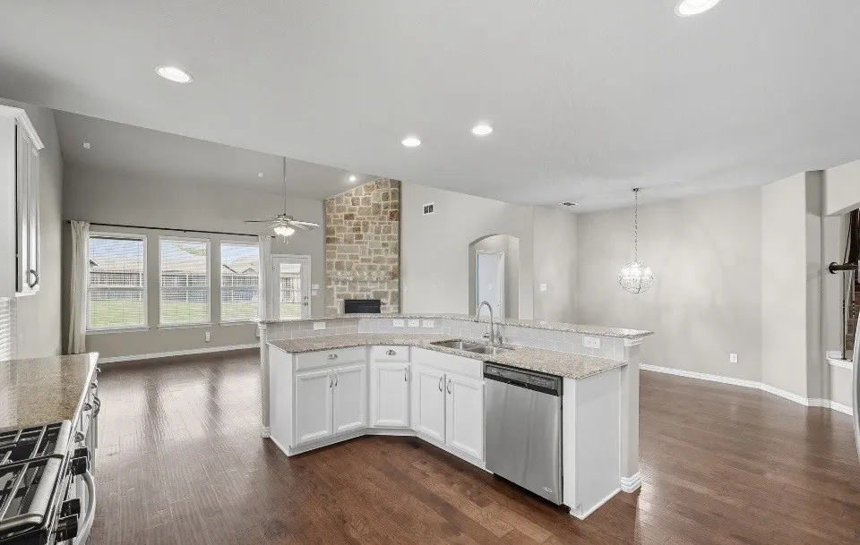 Single Family Residence For Sale in Denton County , 2509 Castle Creek Drive, Little Elm, Texas 75068, 5 Bedroom, 4 Bathroom, 2 Garage spaces, 3,485 Sqft, built in 2014, mls#21259126, Real Estate Agent in Little Elm, Homes For Sale in Denton county, Homes For Sale in Little Elm, Realtor in Little Elm Texas, Real Estate Brokerage Independent Realty Texas, Luminita Cordes Realtor
