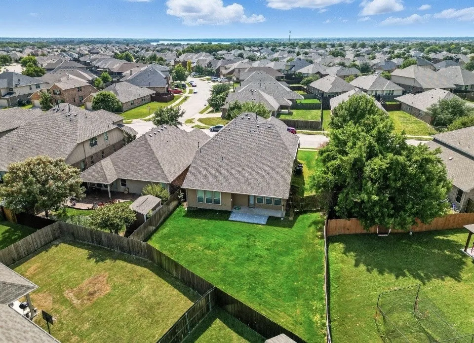 Single Family Residence For Sale in Denton County , 2509 Castle Creek Drive, Little Elm, Texas 75068, 5 Bedroom, 4 Bathroom, 2 Garage spaces, 3,485 Sqft, built in 2014, mls#21259126, Real Estate Agent in Little Elm, Homes For Sale in Denton county, Homes For Sale in Little Elm, Realtor in Little Elm Texas, Real Estate Brokerage Independent Realty Texas, Luminita Cordes Realtor