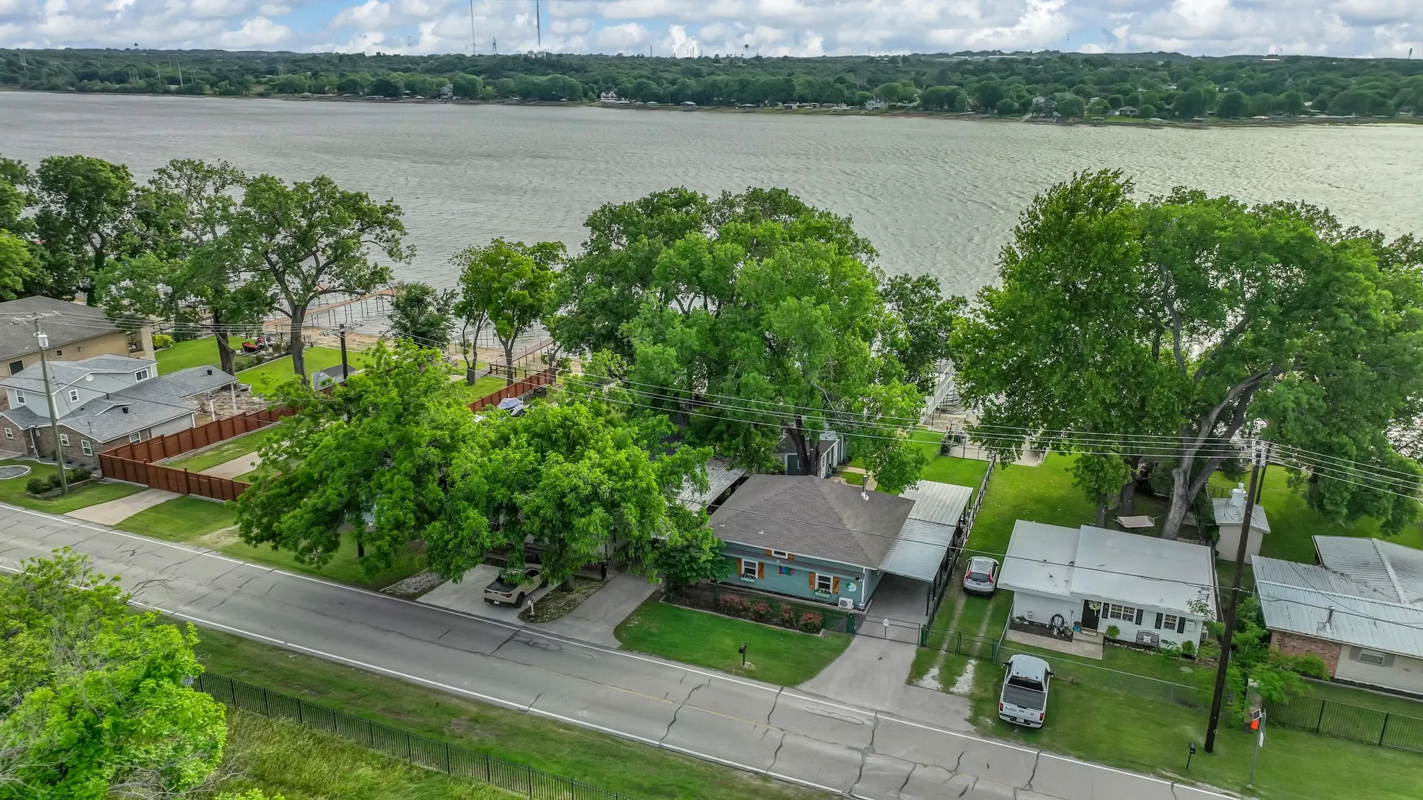 Single Family Residence For Sale in Parker County , 2005 E Lake Drive, Weatherford, Texas 76087, 2 Bedroom, 2 Bathroom, Garage spaces, 1,350 Sqft, built in 0, mls#21264728, Real Estate Agent in Weatherford, Homes For Sale in Parker county, Homes For Sale in Weatherford, Realtor in Weatherford Texas, Real Estate Brokerage Independent Realty Texas, Luminita Cordes Realtor