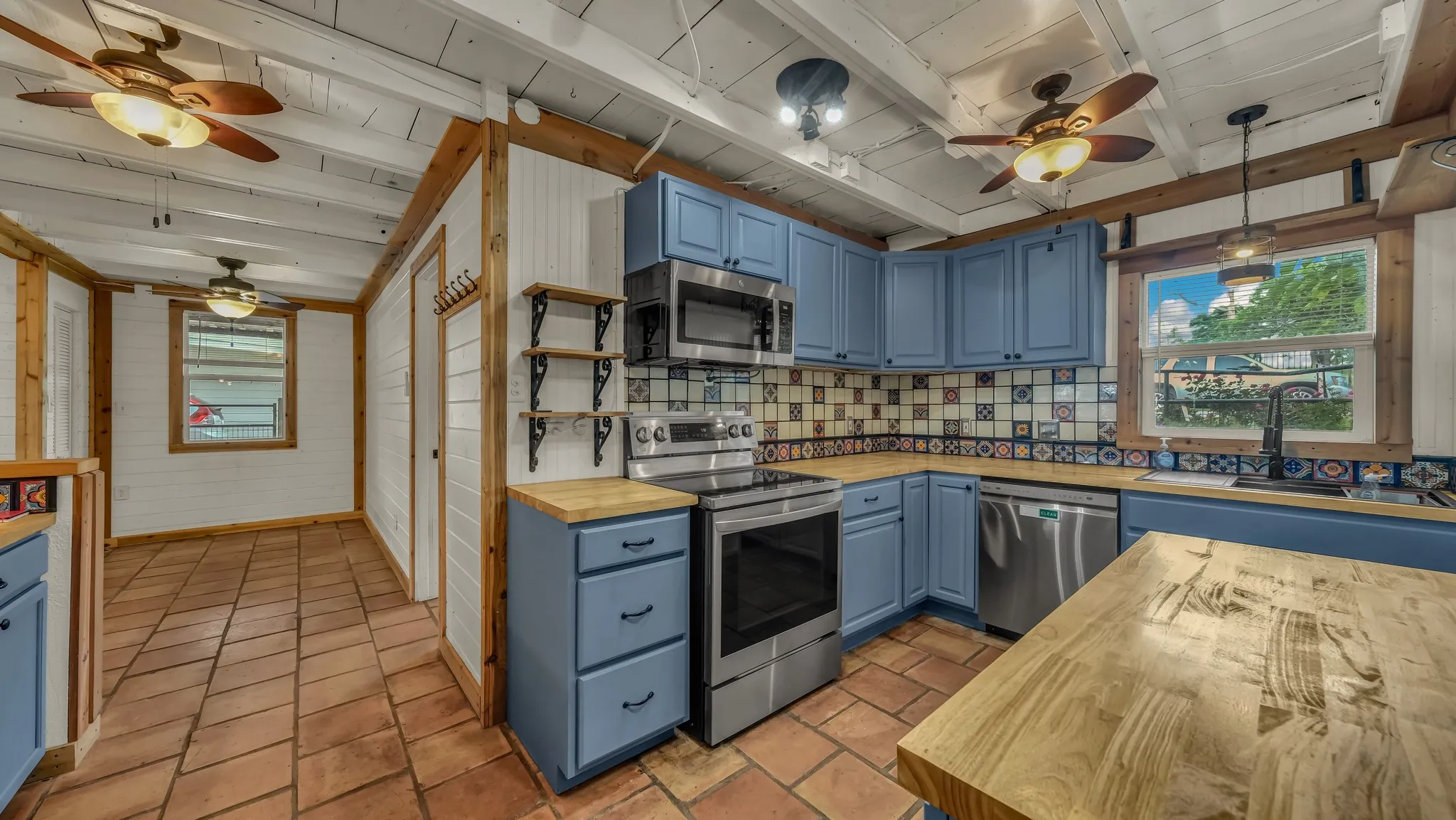 Single Family Residence For Sale in Parker County , 2005 E Lake Drive, Weatherford, Texas 76087, 2 Bedroom, 2 Bathroom, Garage spaces, 1,350 Sqft, built in 0, mls#21264728, Real Estate Agent in Weatherford, Homes For Sale in Parker county, Homes For Sale in Weatherford, Realtor in Weatherford Texas, Real Estate Brokerage Independent Realty Texas, Luminita Cordes Realtor