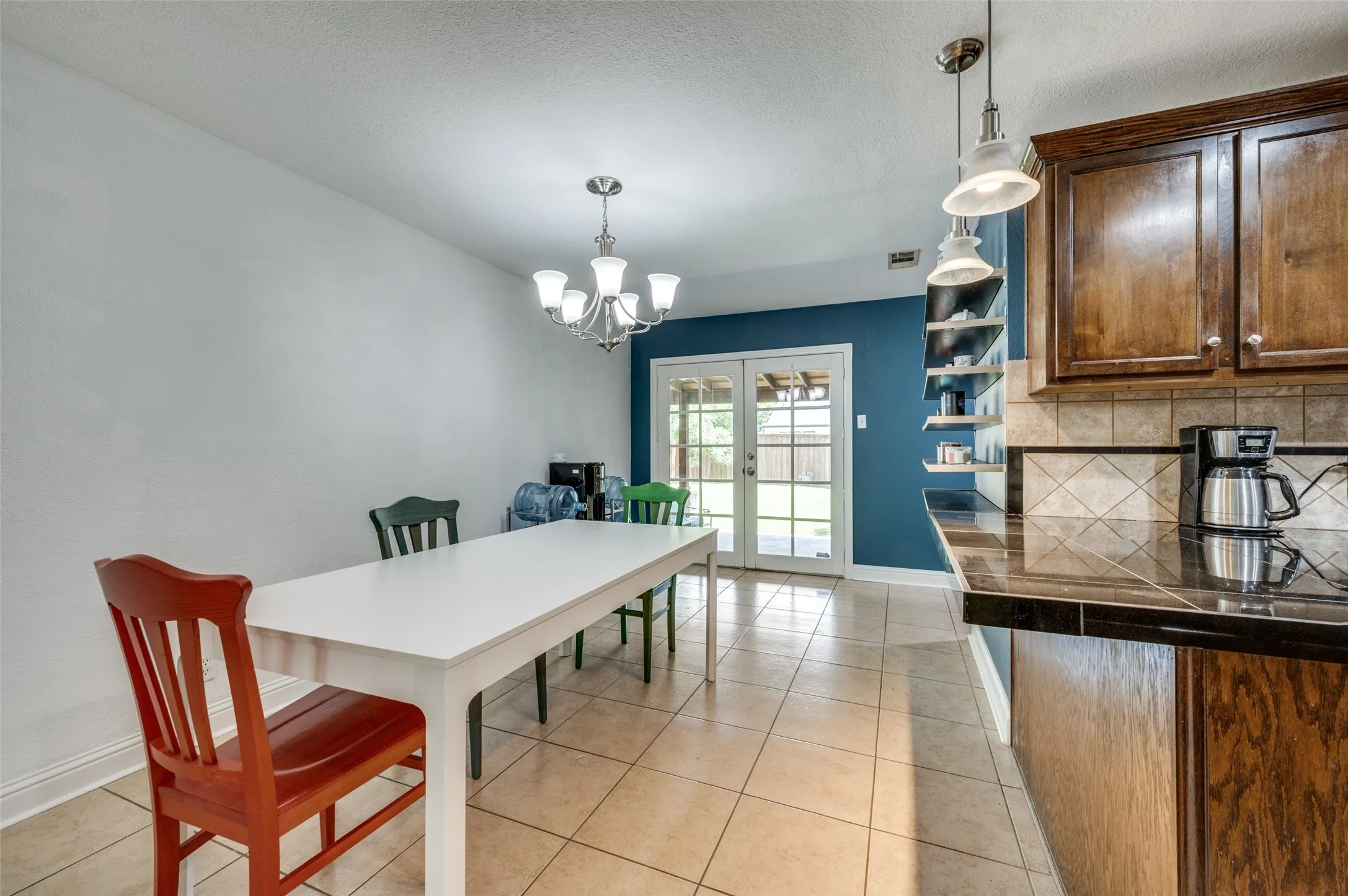 Single Family Residence For Rent in Dallas County , 3728 Park Lane, Dallas, Texas 75220, 3 Bedroom, 3 Bathroom, 2 Garage spaces, 1,689 Sqft, built in 1950, mls#21251729, Real Estate Agent in Dallas, Homes For Rent in Dallas county, Homes For Rent in Dallas, Realtor in Dallas Texas, Real Estate Brokerage Independent Realty Texas, Luminita Cordes Realtor