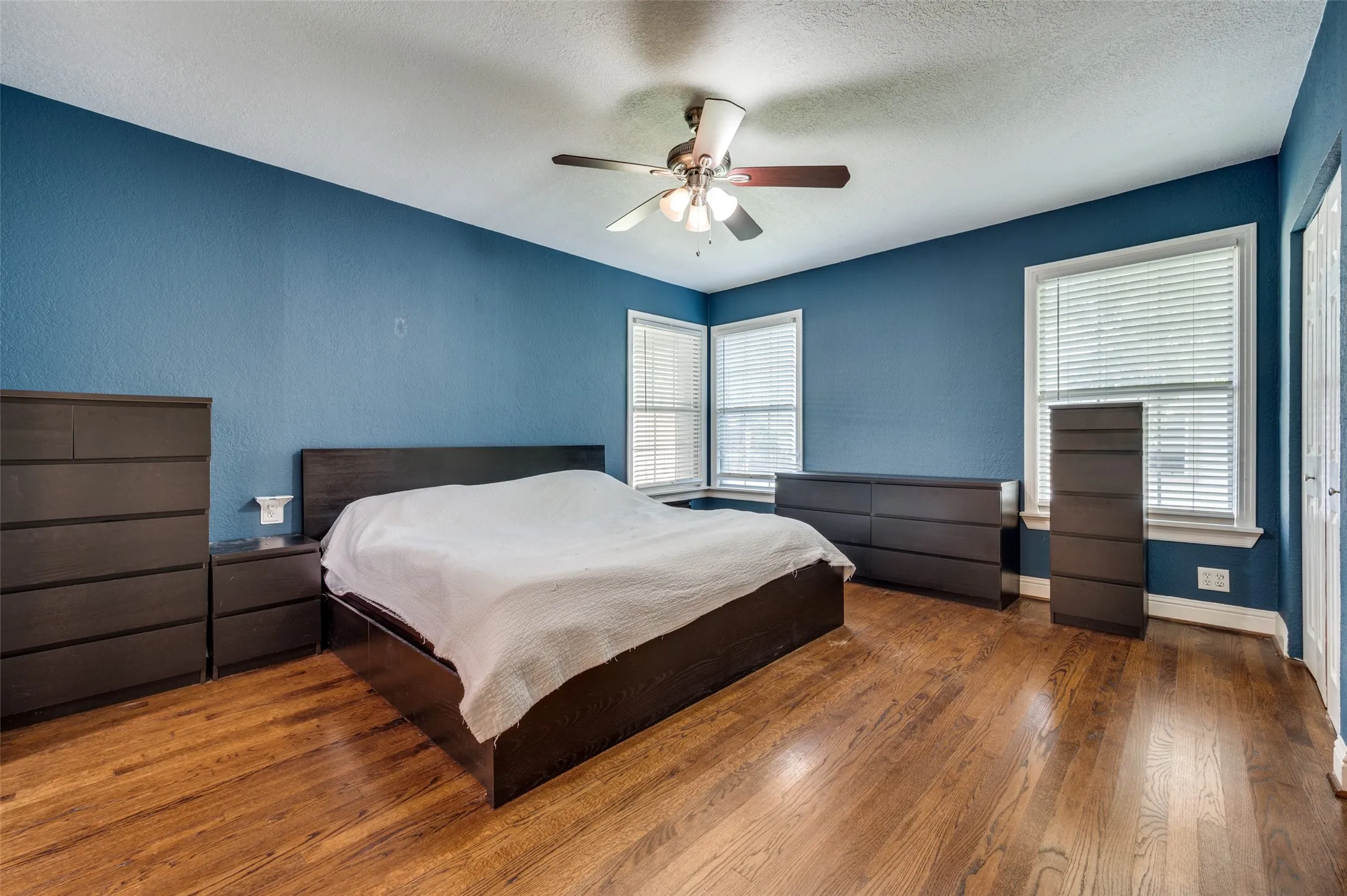 Single Family Residence For Rent in Dallas County , 3728 Park Lane, Dallas, Texas 75220, 3 Bedroom, 3 Bathroom, 2 Garage spaces, 1,689 Sqft, built in 1950, mls#21251729, Real Estate Agent in Dallas, Homes For Rent in Dallas county, Homes For Rent in Dallas, Realtor in Dallas Texas, Real Estate Brokerage Independent Realty Texas, Luminita Cordes Realtor